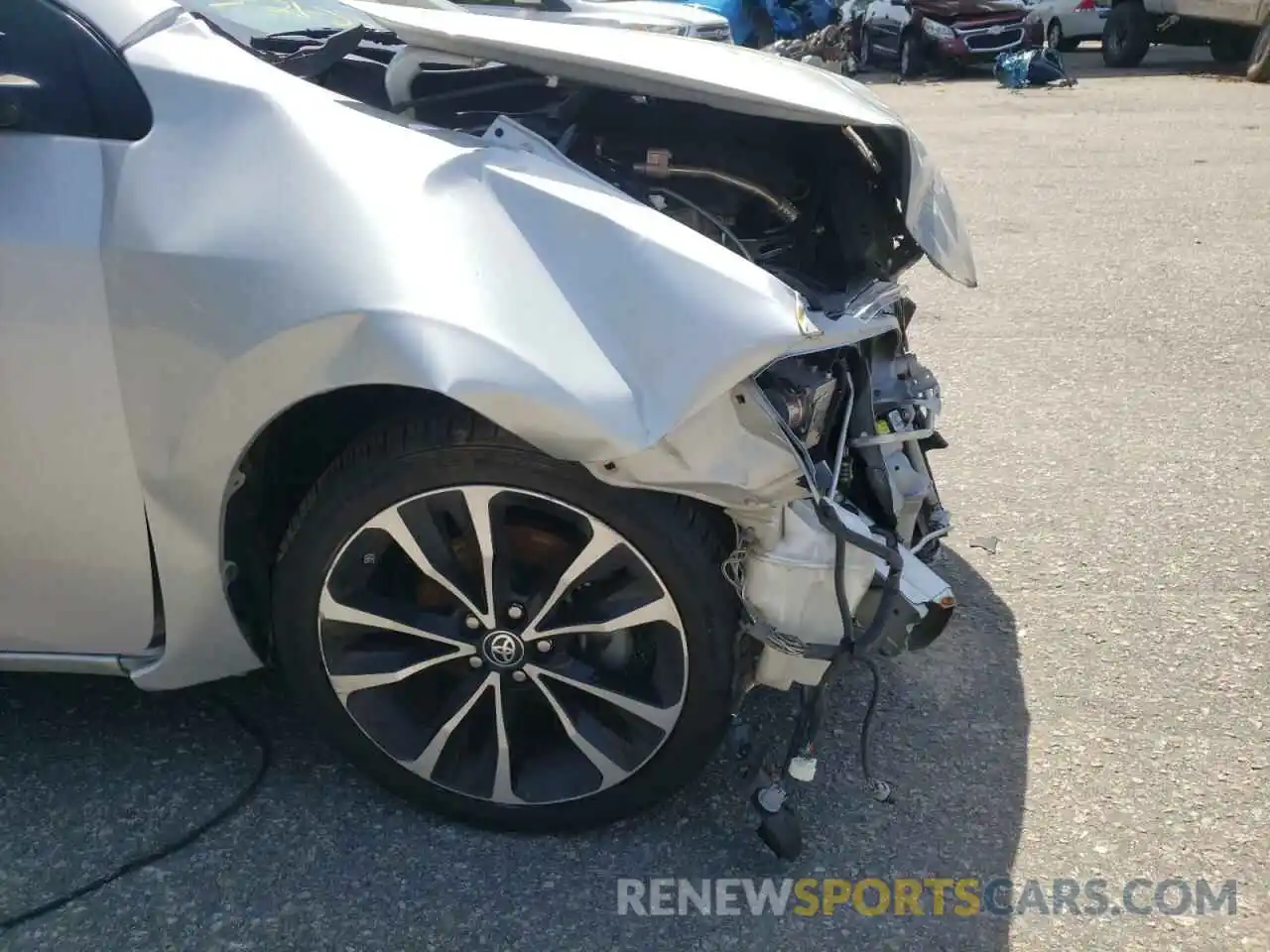 9 Photograph of a damaged car 2T1BURHE8KC239998 TOYOTA COROLLA 2019