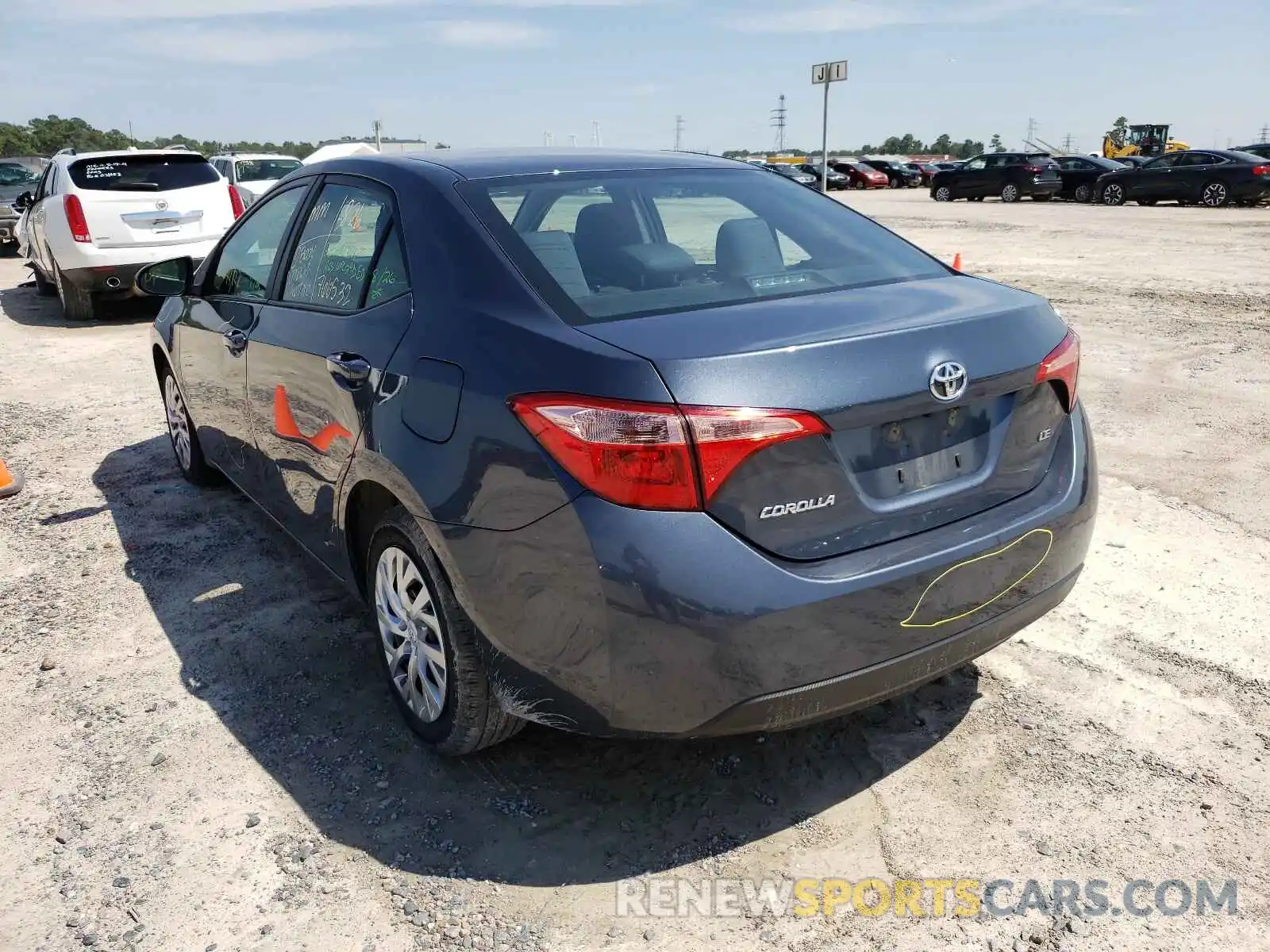 3 Photograph of a damaged car 2T1BURHE8KC240455 TOYOTA COROLLA 2019