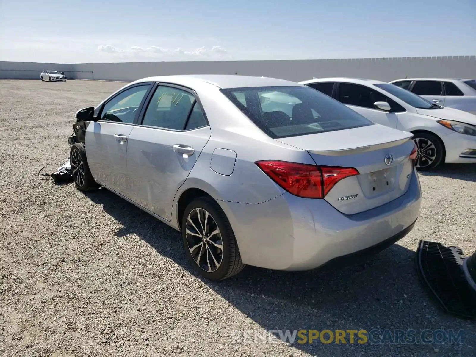 3 Photograph of a damaged car 2T1BURHE8KC240472 TOYOTA COROLLA 2019