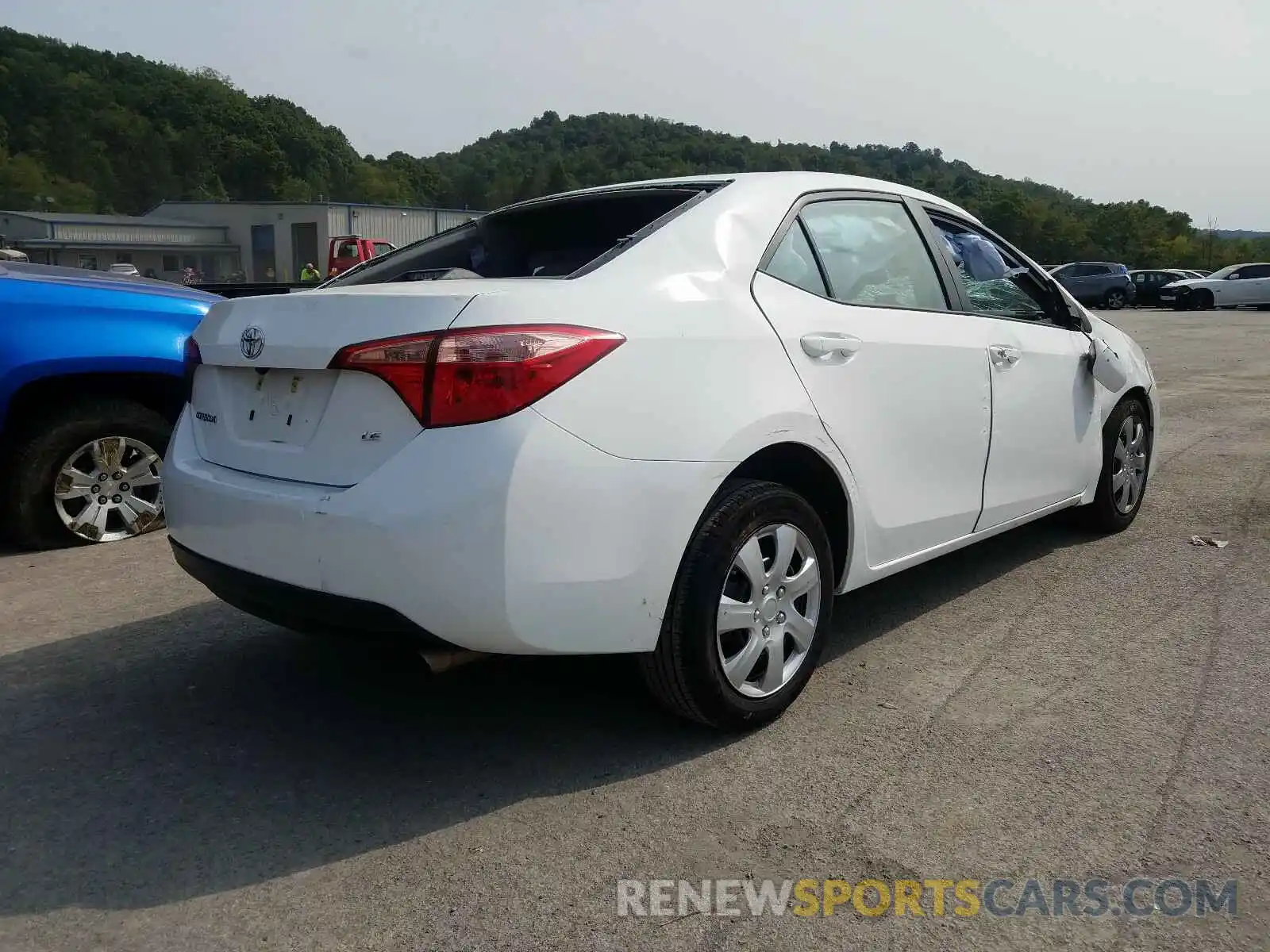 4 Photograph of a damaged car 2T1BURHE8KC240777 TOYOTA COROLLA 2019