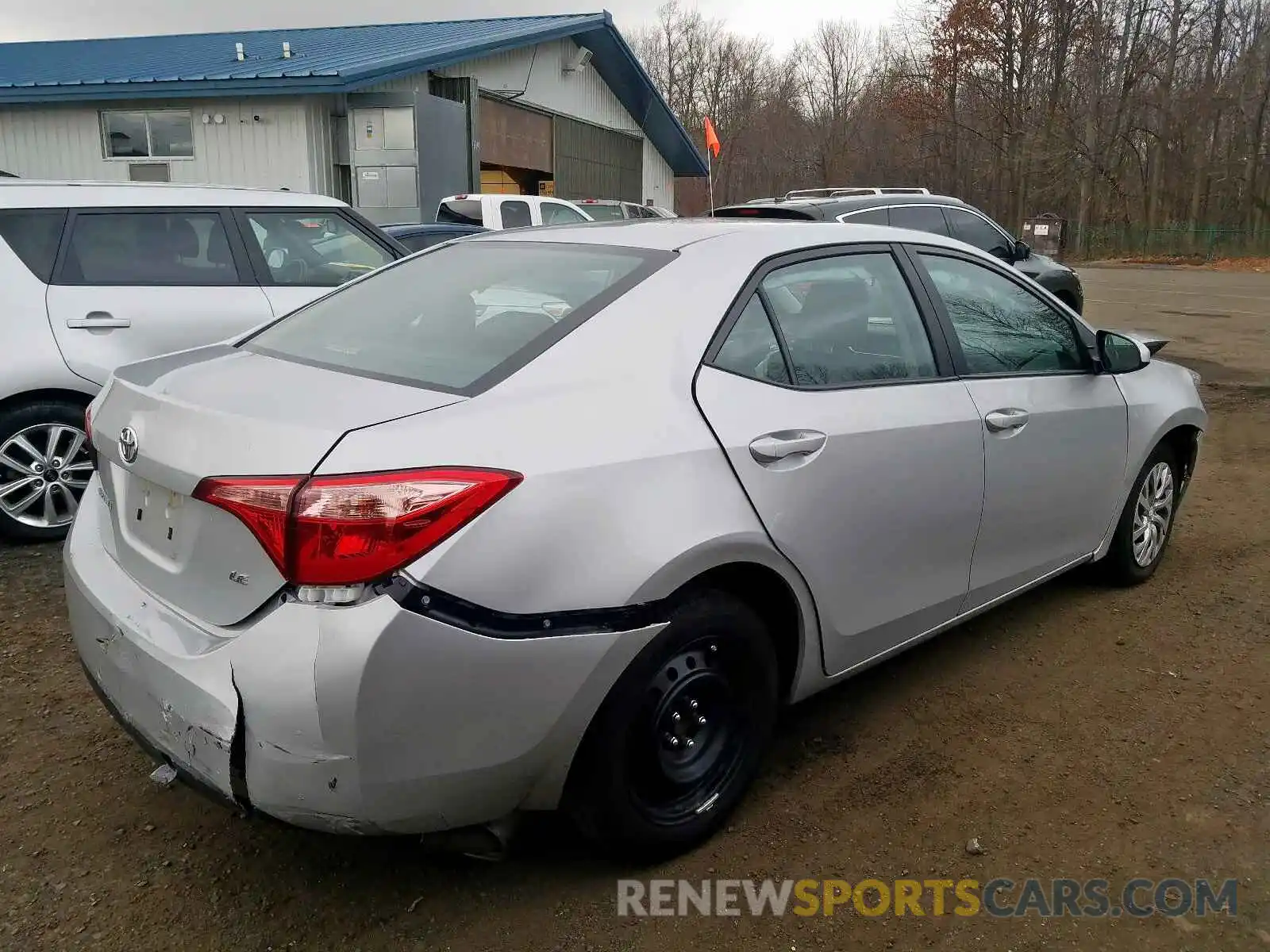 4 Photograph of a damaged car 2T1BURHE8KC241024 TOYOTA COROLLA 2019