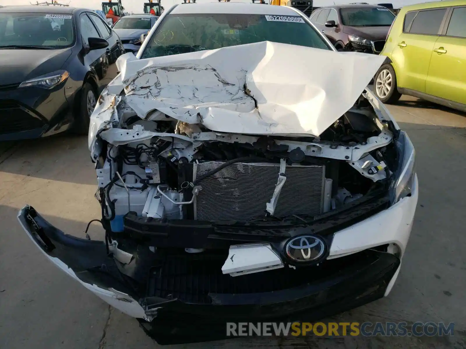 9 Photograph of a damaged car 2T1BURHE8KC241167 TOYOTA COROLLA 2019