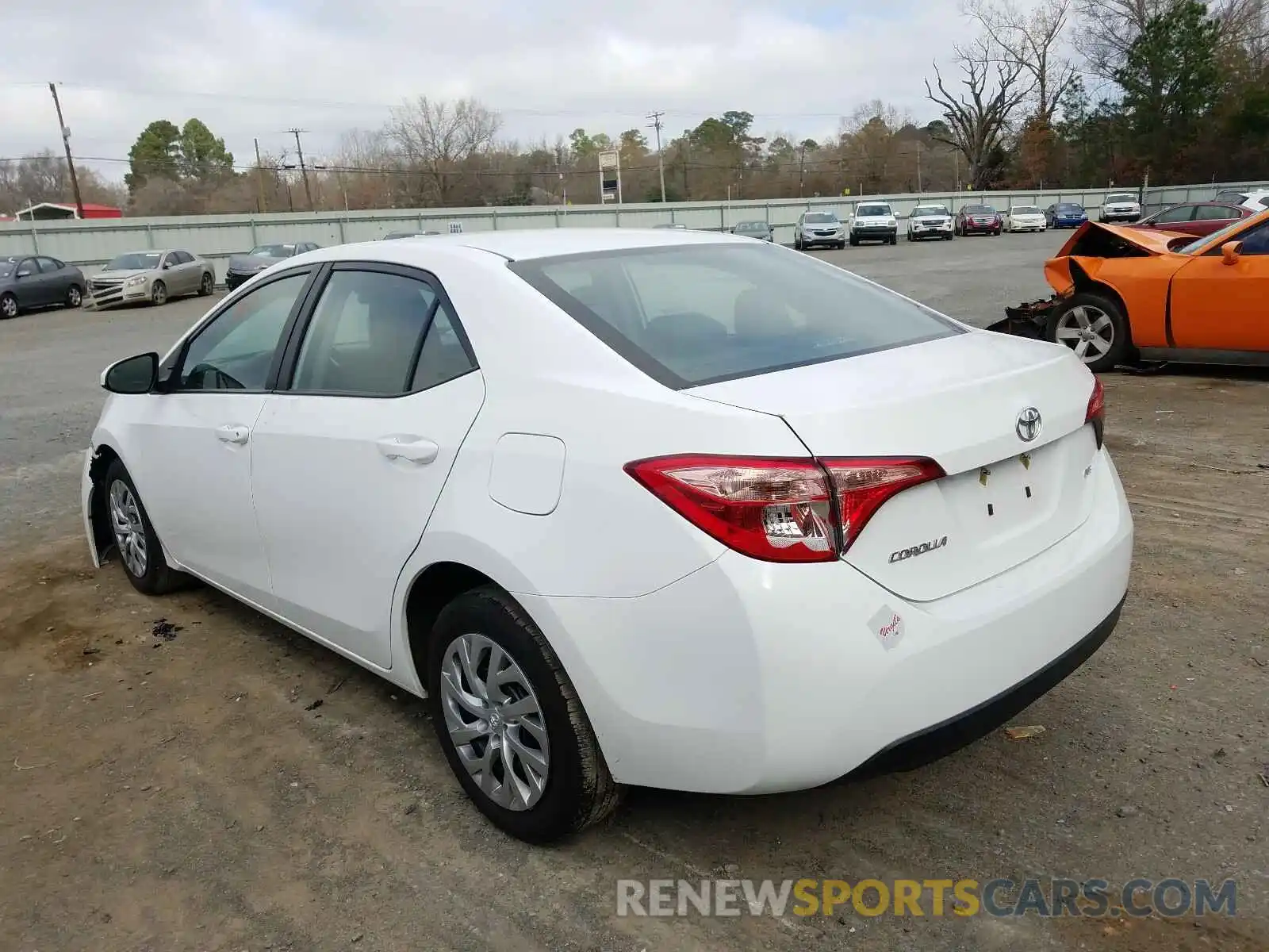 3 Photograph of a damaged car 2T1BURHE8KC241184 TOYOTA COROLLA 2019