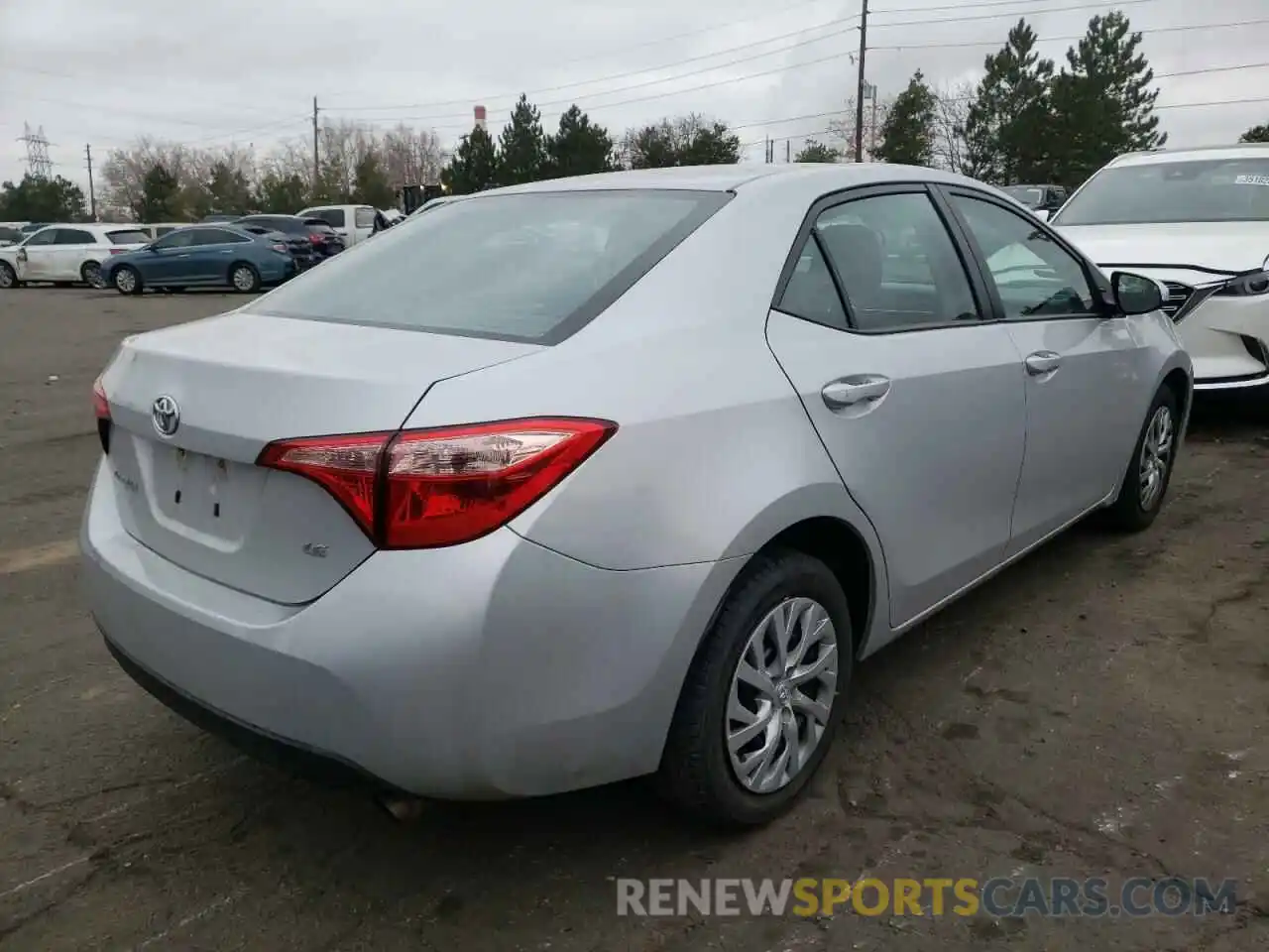 4 Photograph of a damaged car 2T1BURHE8KC241203 TOYOTA COROLLA 2019