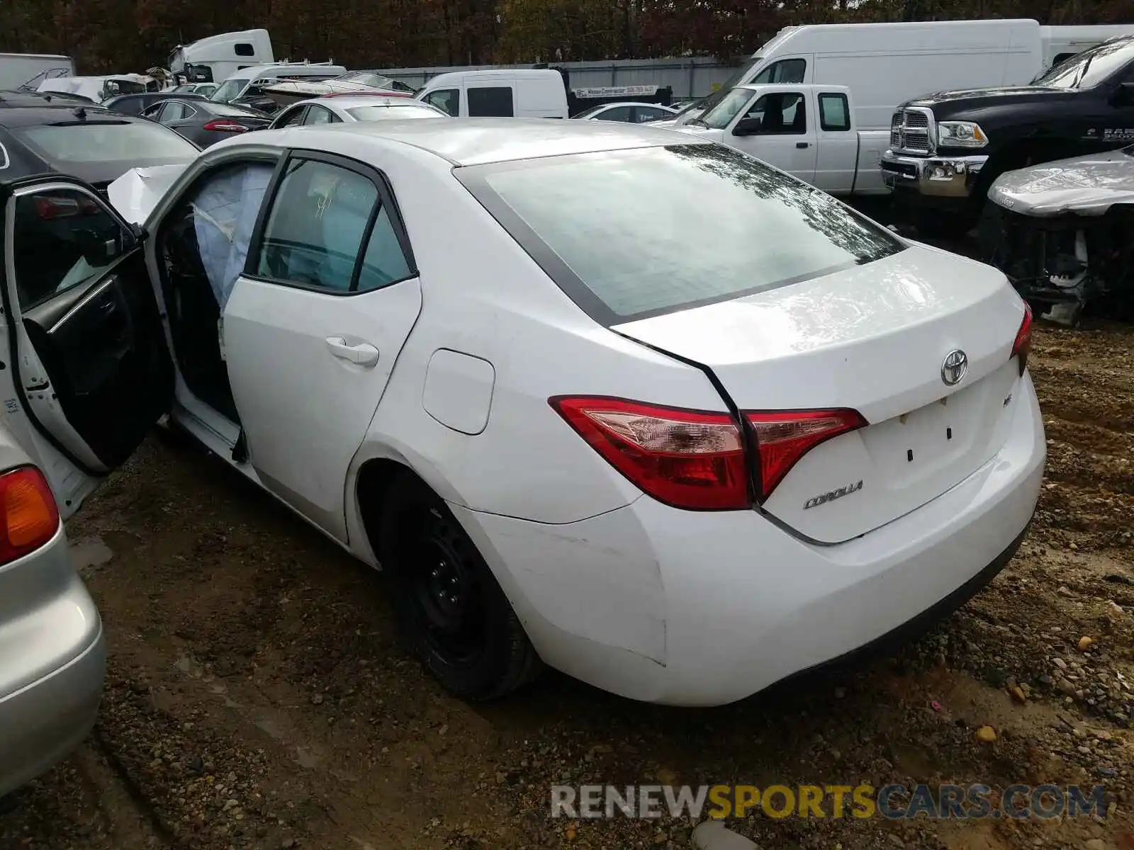 3 Photograph of a damaged car 2T1BURHE8KC241573 TOYOTA COROLLA 2019