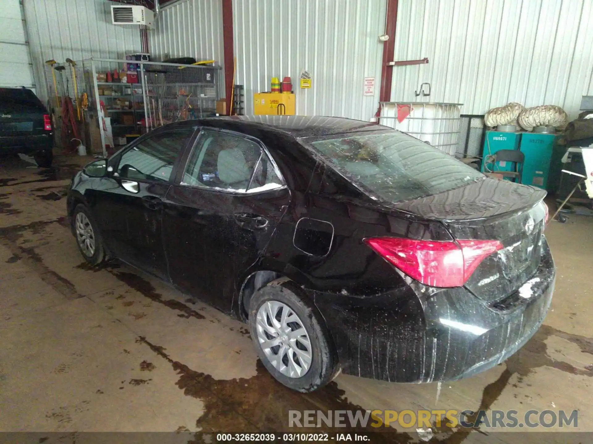 3 Photograph of a damaged car 2T1BURHE8KC241668 TOYOTA COROLLA 2019