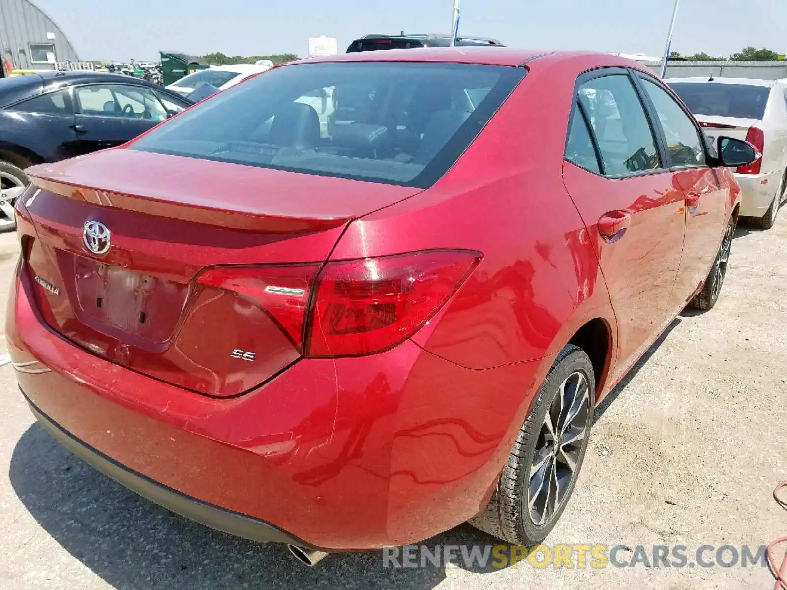 4 Photograph of a damaged car 2T1BURHE8KC241914 TOYOTA COROLLA 2019