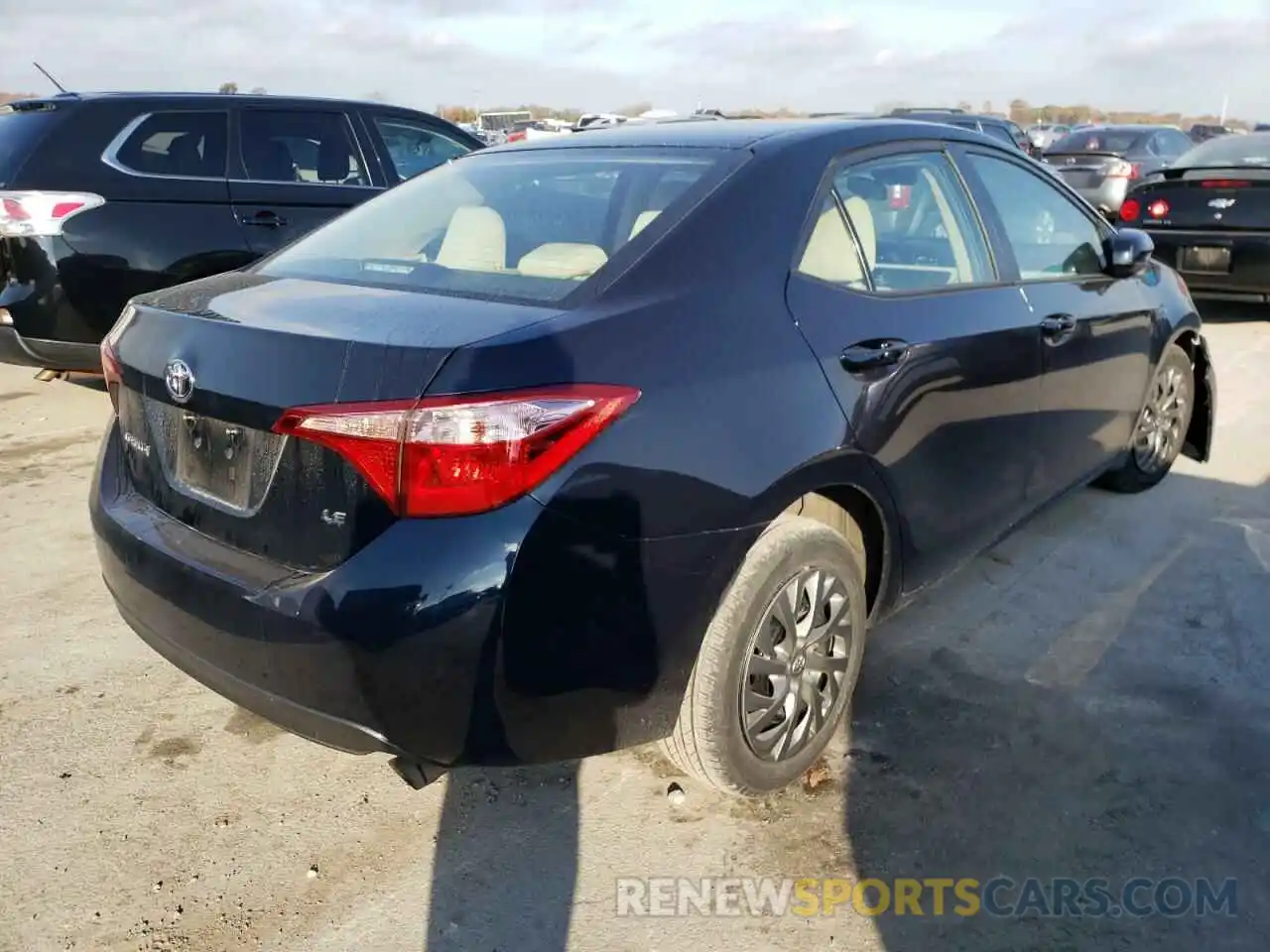 4 Photograph of a damaged car 2T1BURHE8KC242142 TOYOTA COROLLA 2019