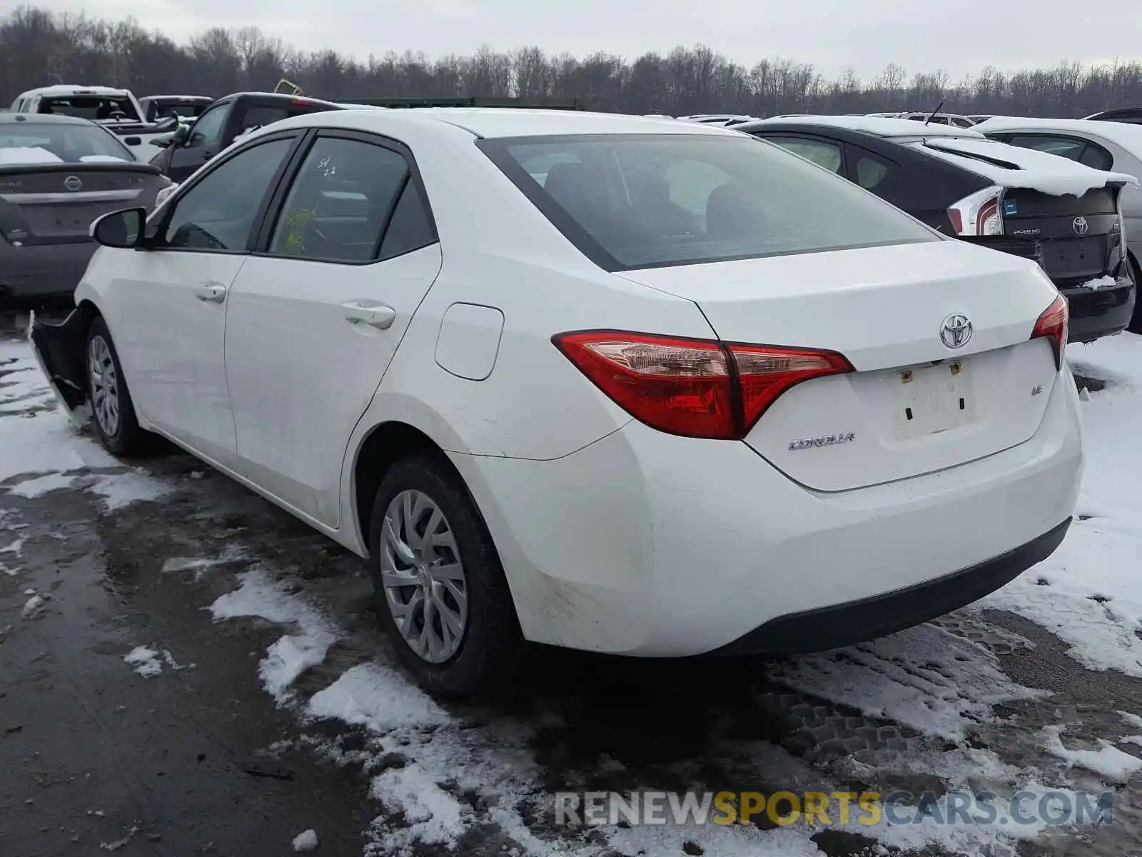 3 Photograph of a damaged car 2T1BURHE8KC242268 TOYOTA COROLLA 2019