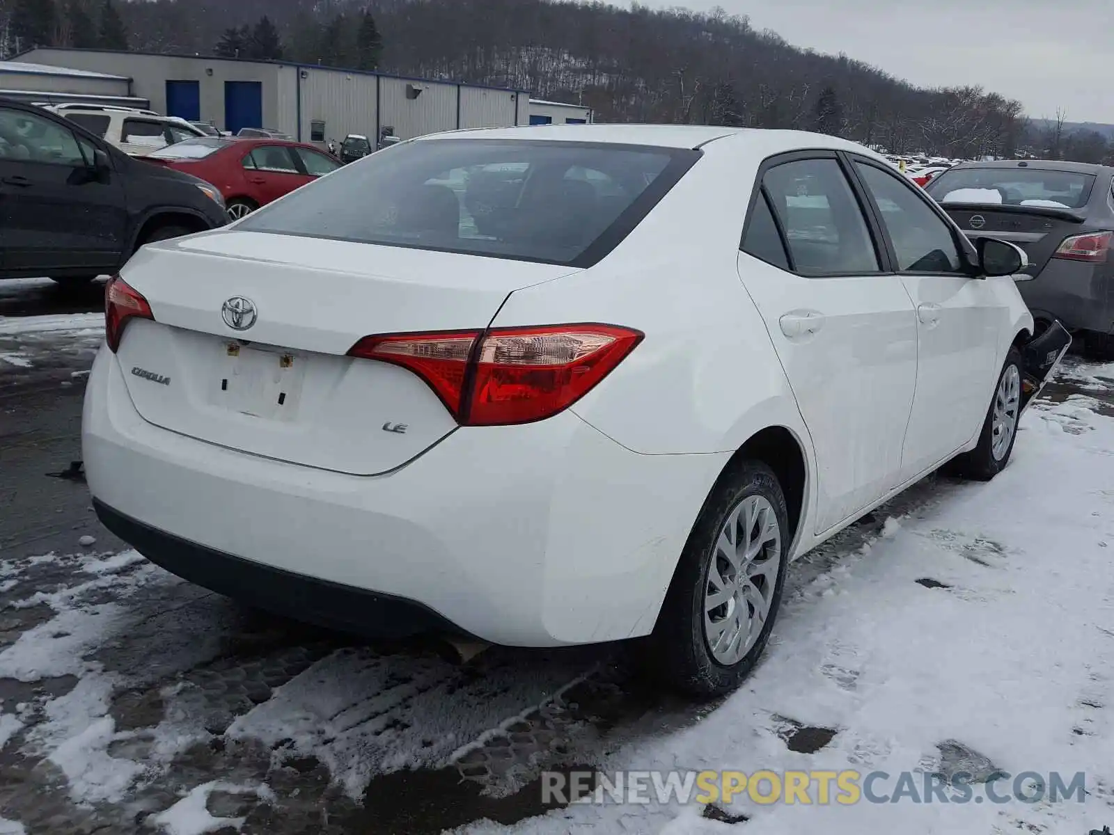 4 Photograph of a damaged car 2T1BURHE8KC242268 TOYOTA COROLLA 2019