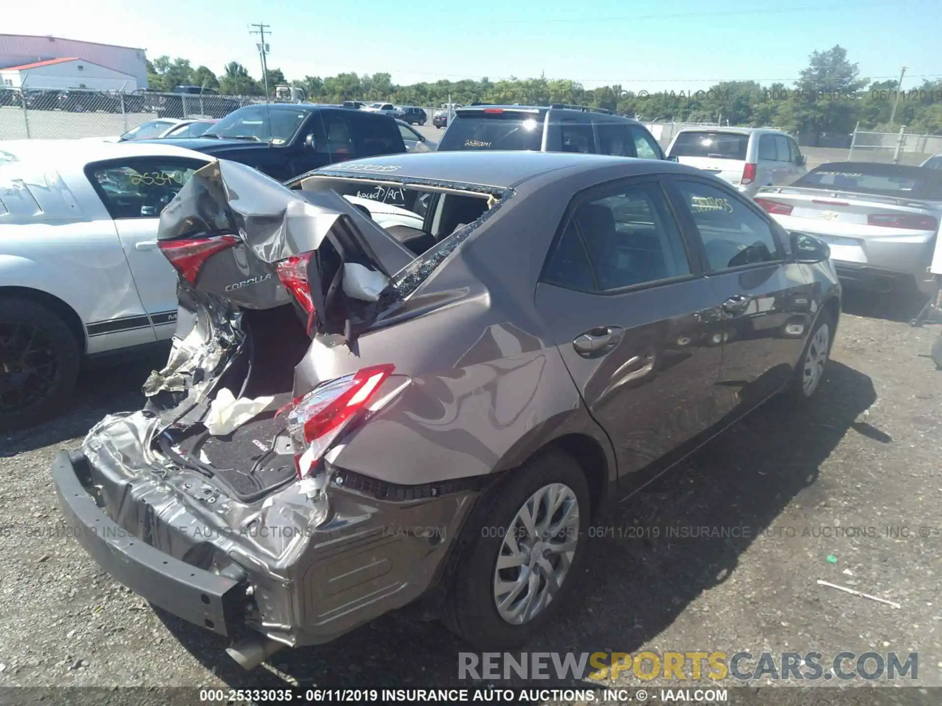 4 Photograph of a damaged car 2T1BURHE8KC242335 TOYOTA COROLLA 2019