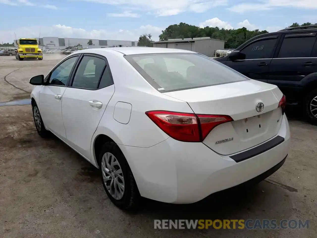 3 Photograph of a damaged car 2T1BURHE8KC242383 TOYOTA COROLLA 2019