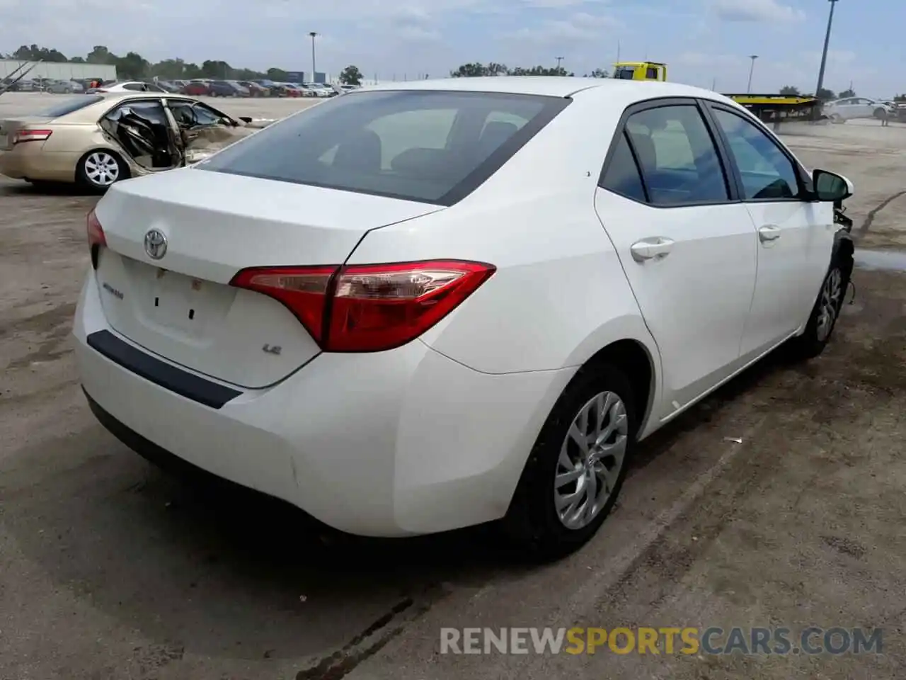 4 Photograph of a damaged car 2T1BURHE8KC242383 TOYOTA COROLLA 2019