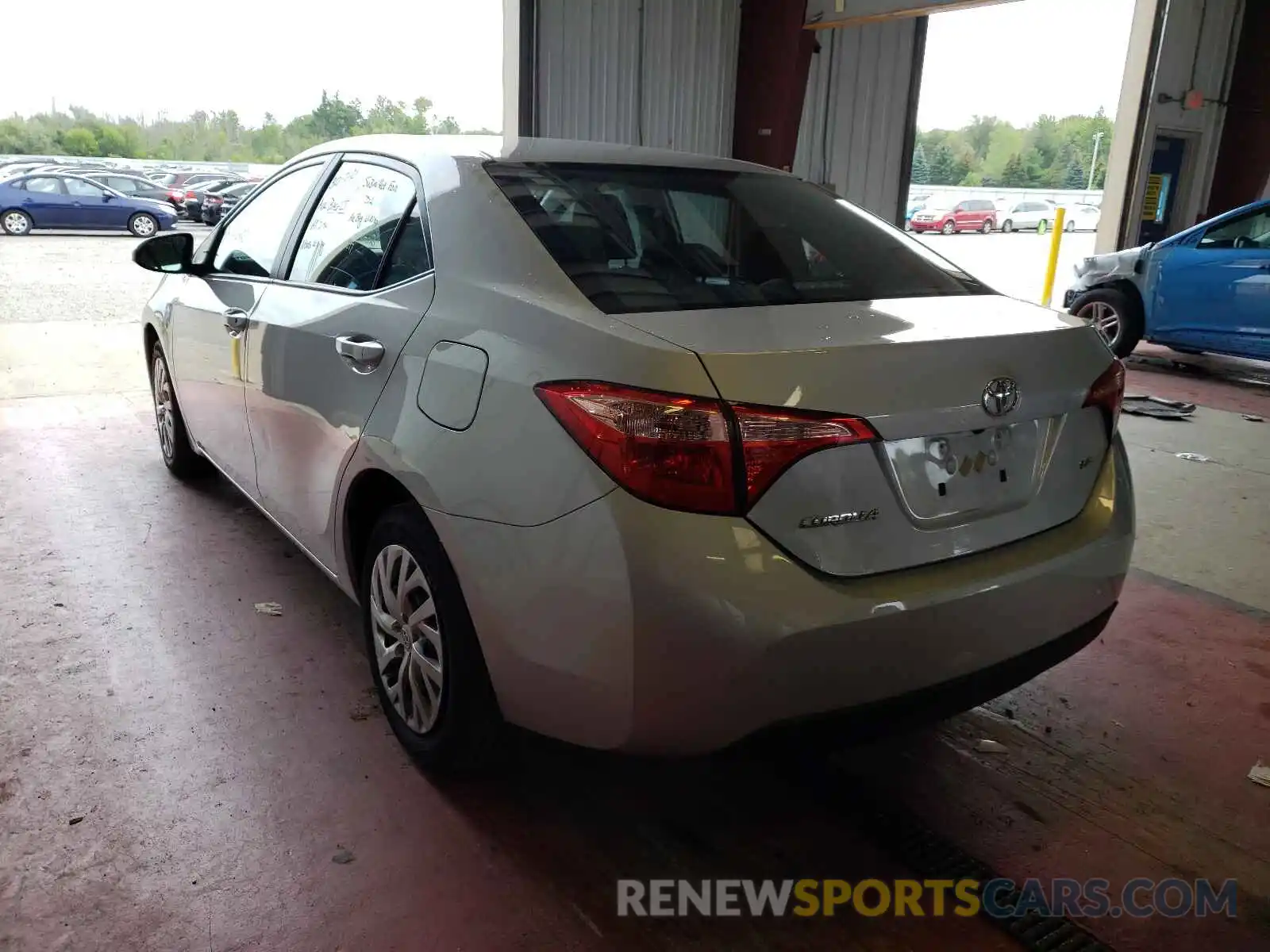 3 Photograph of a damaged car 2T1BURHE8KC242416 TOYOTA COROLLA 2019