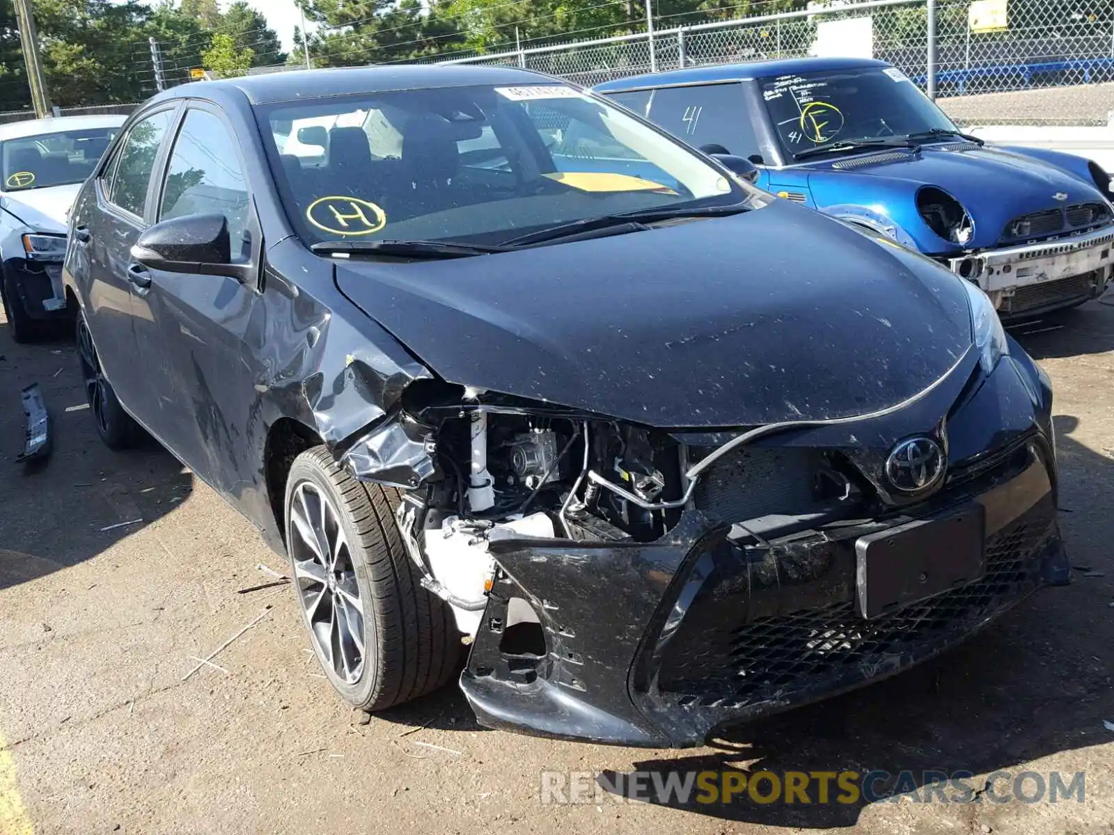 1 Photograph of a damaged car 2T1BURHE8KC242707 TOYOTA COROLLA 2019