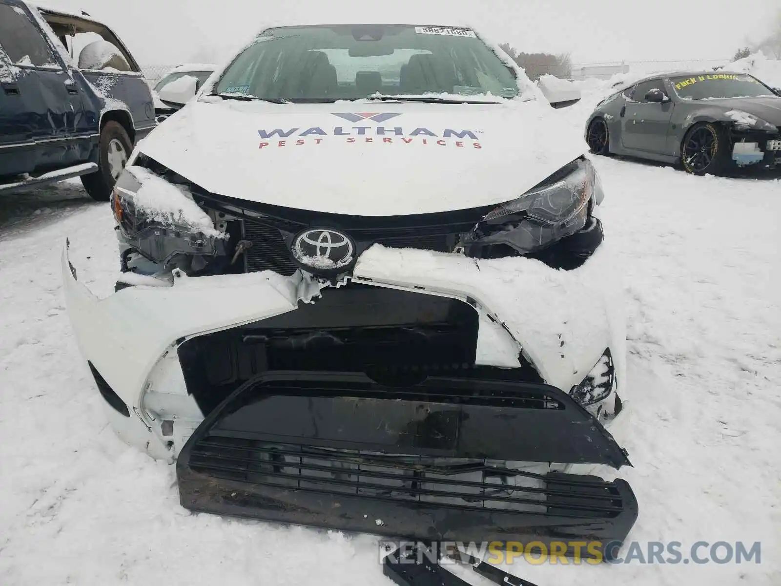 9 Photograph of a damaged car 2T1BURHE8KC242867 TOYOTA COROLLA 2019