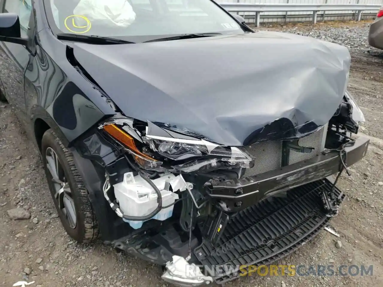 9 Photograph of a damaged car 2T1BURHE8KC242870 TOYOTA COROLLA 2019