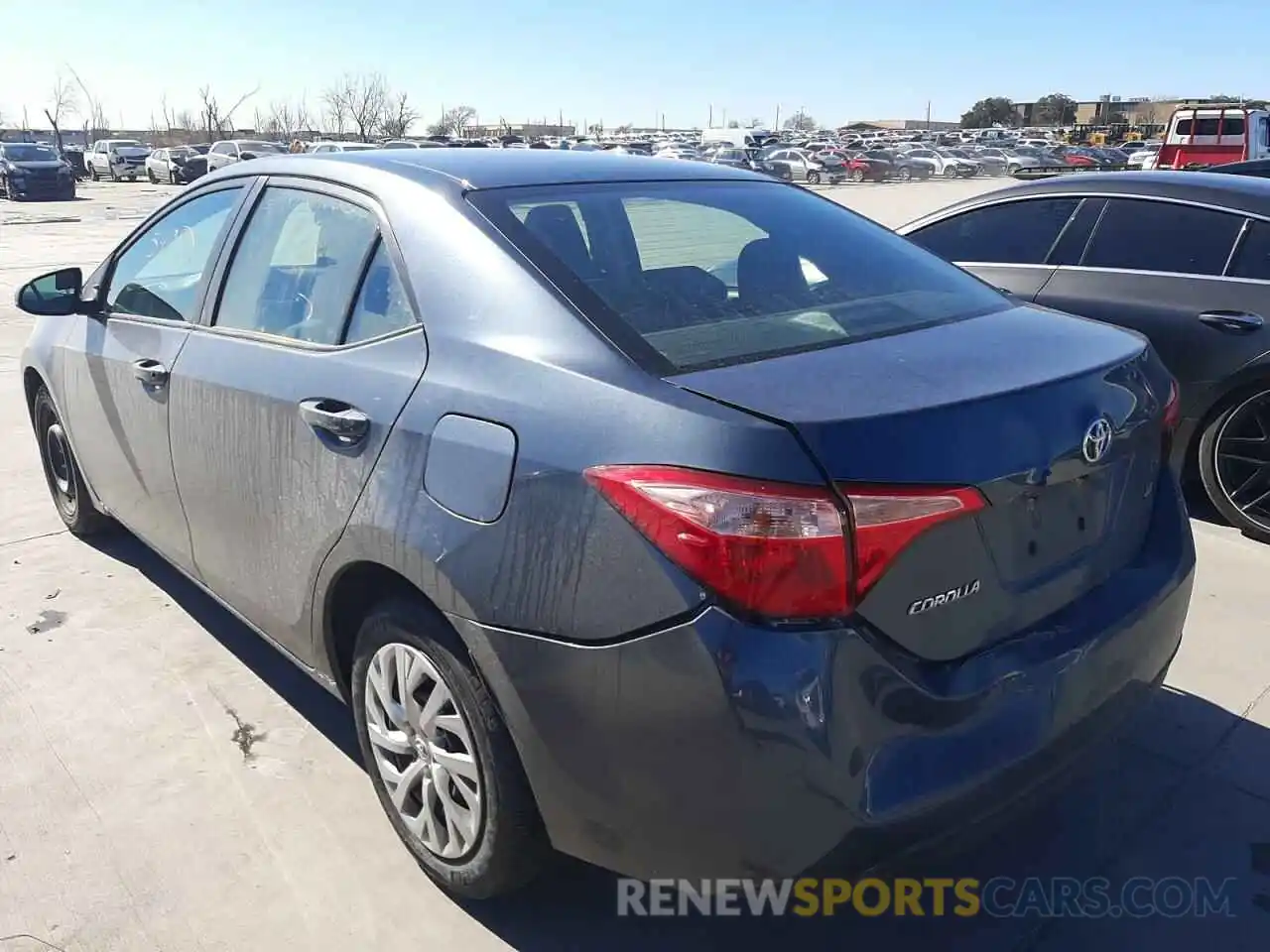 3 Photograph of a damaged car 2T1BURHE8KC243064 TOYOTA COROLLA 2019