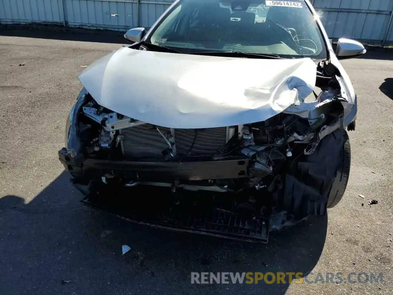 9 Photograph of a damaged car 2T1BURHE8KC243582 TOYOTA COROLLA 2019