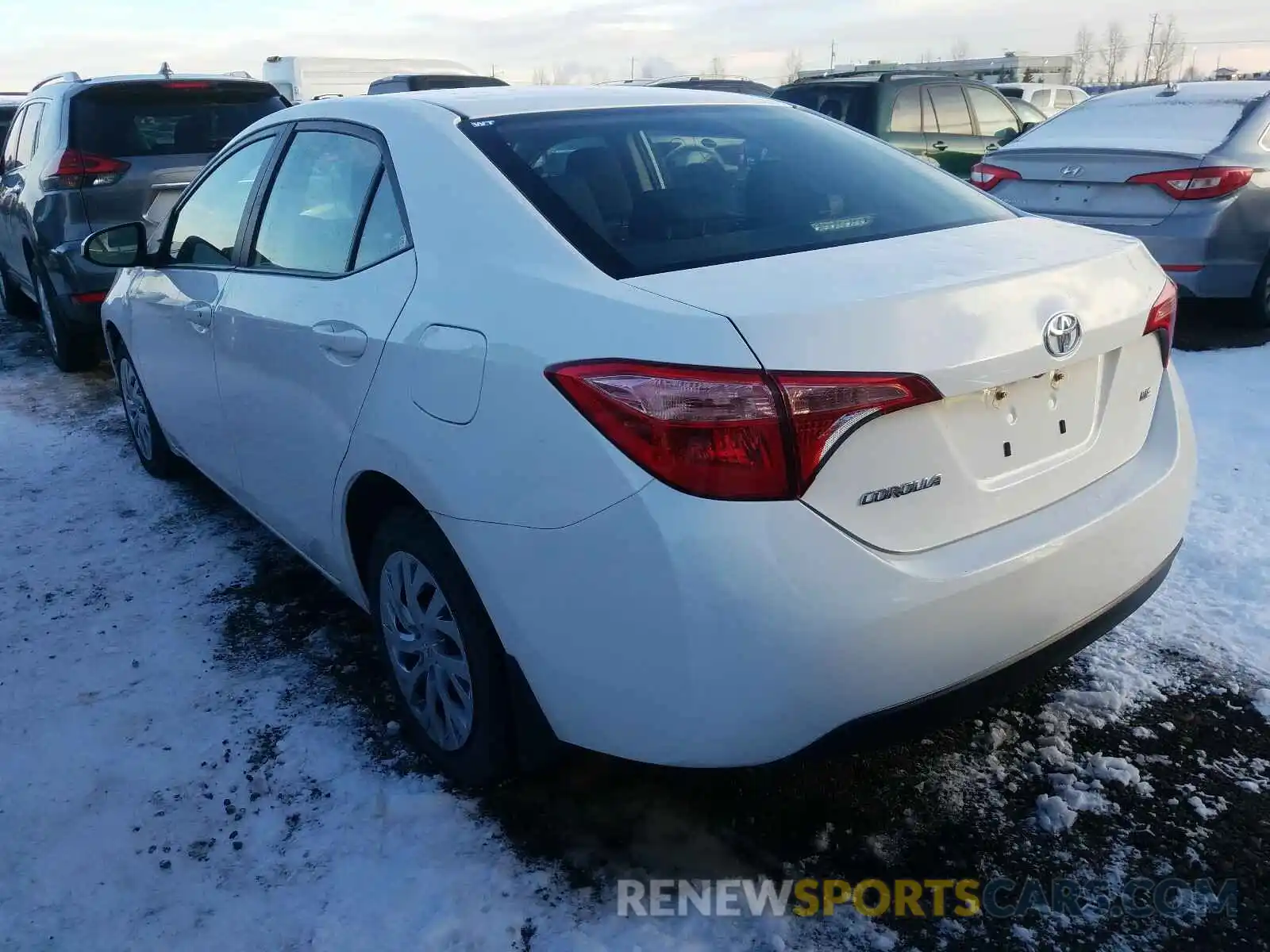 3 Photograph of a damaged car 2T1BURHE8KC245509 TOYOTA COROLLA 2019