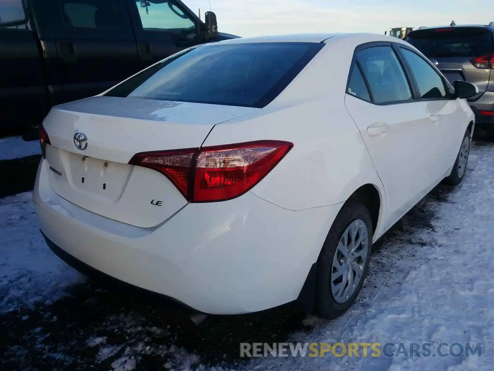 4 Photograph of a damaged car 2T1BURHE8KC245509 TOYOTA COROLLA 2019