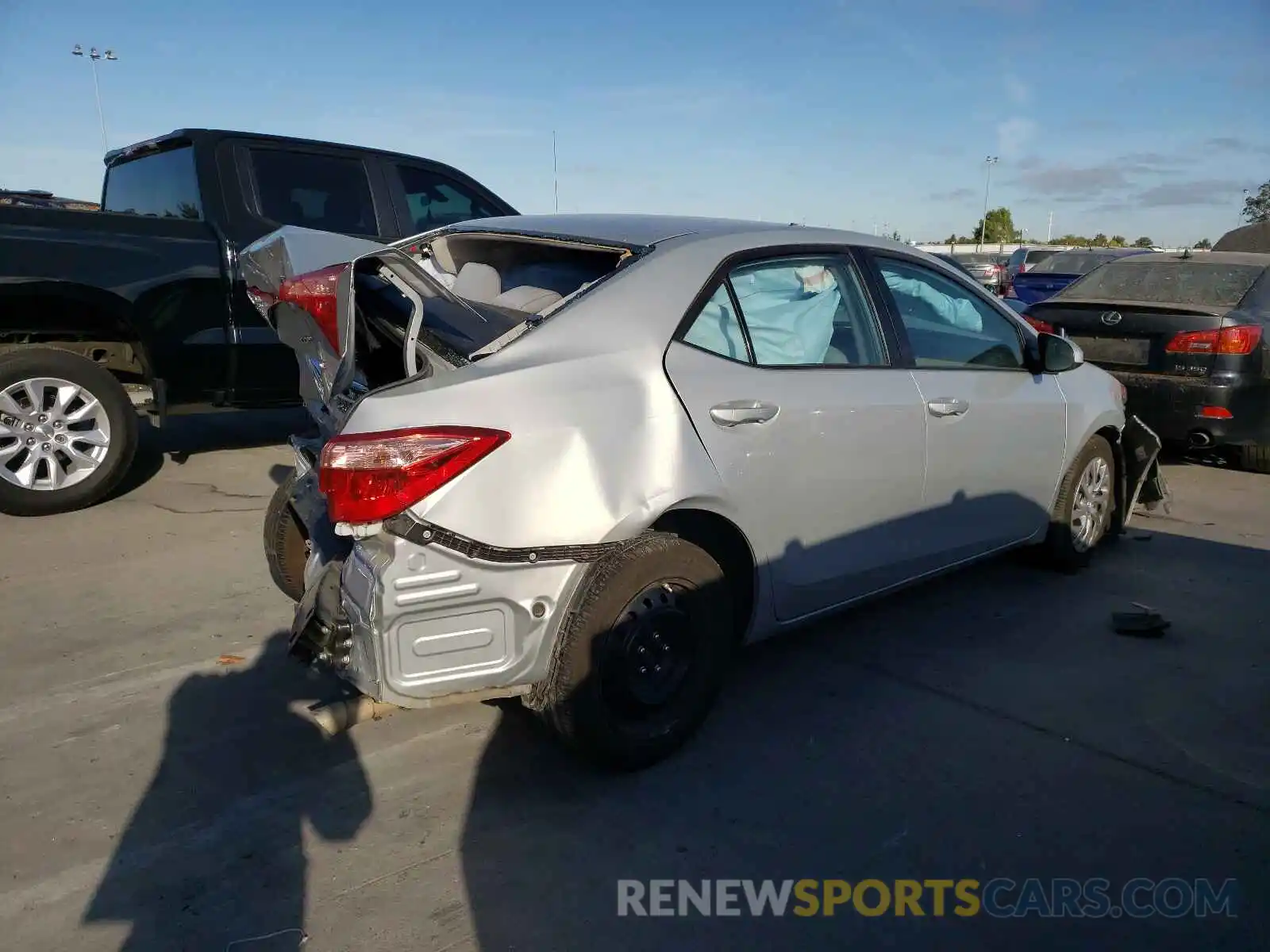 4 Photograph of a damaged car 2T1BURHE8KC245879 TOYOTA COROLLA 2019