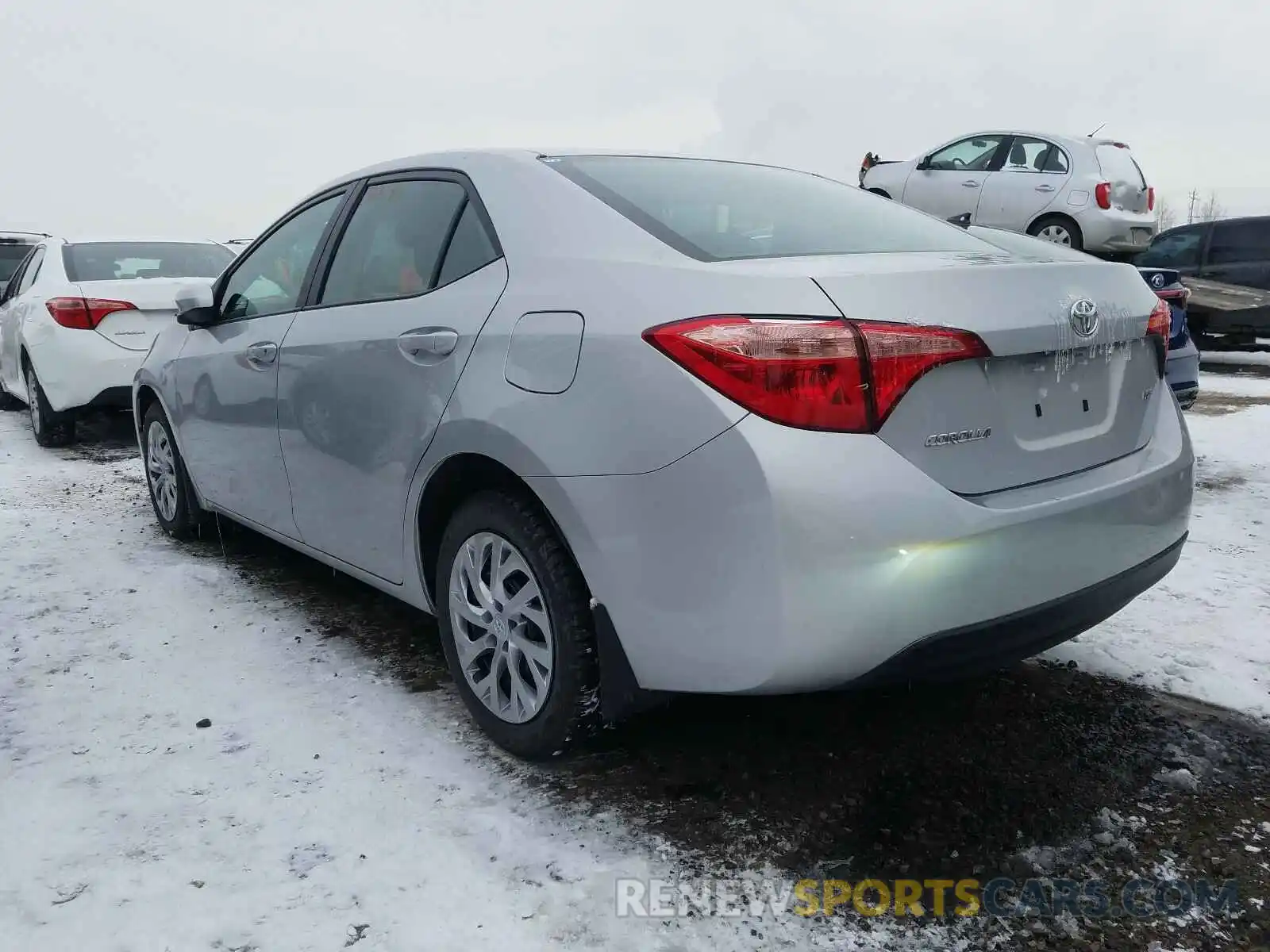 3 Photograph of a damaged car 2T1BURHE8KC246837 TOYOTA COROLLA 2019