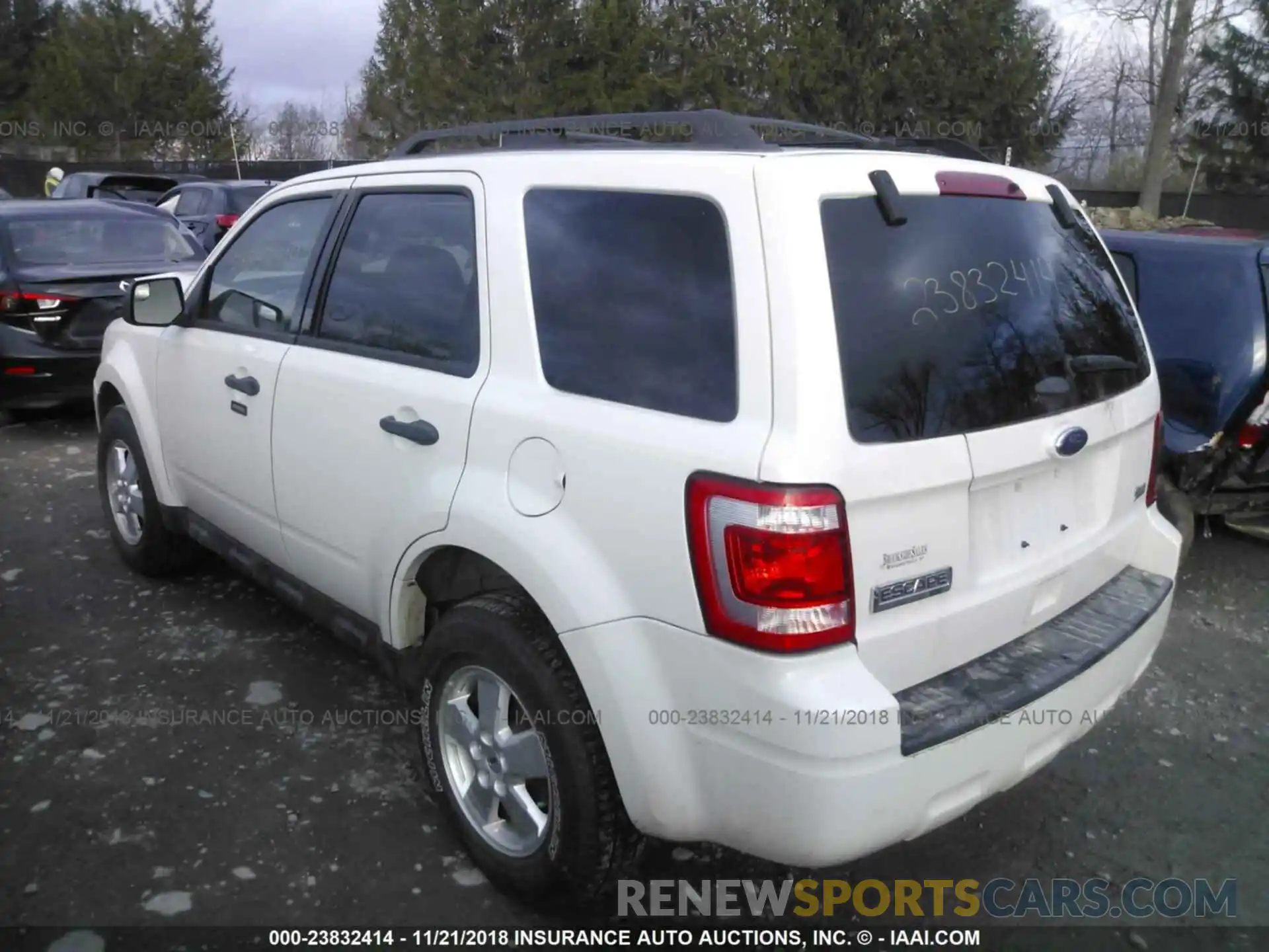 3 Photograph of a damaged car 2T1BURHE9KC126268 TOYOTA COROLLA 2019