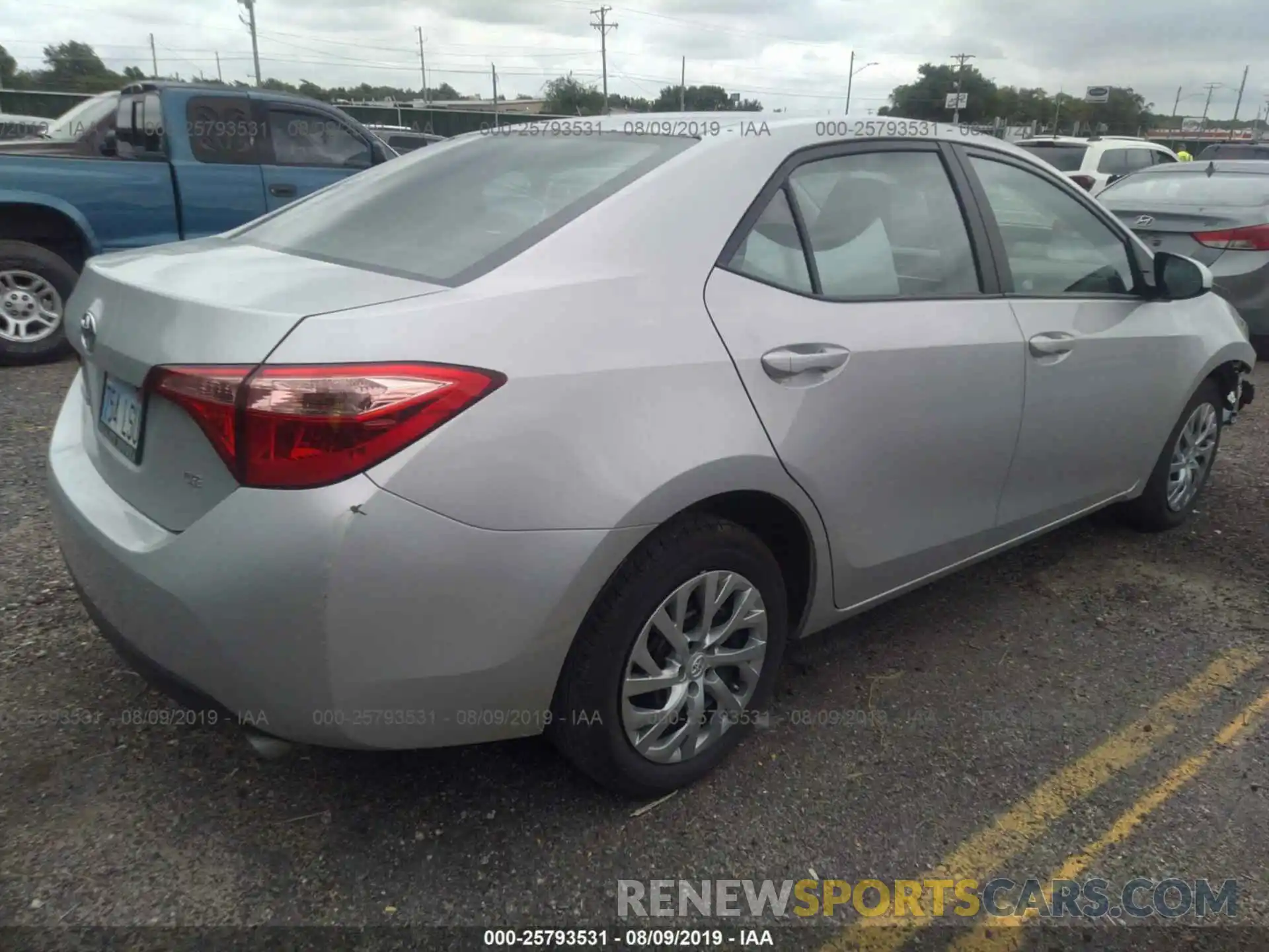 4 Photograph of a damaged car 2T1BURHE9KC126609 TOYOTA COROLLA 2019