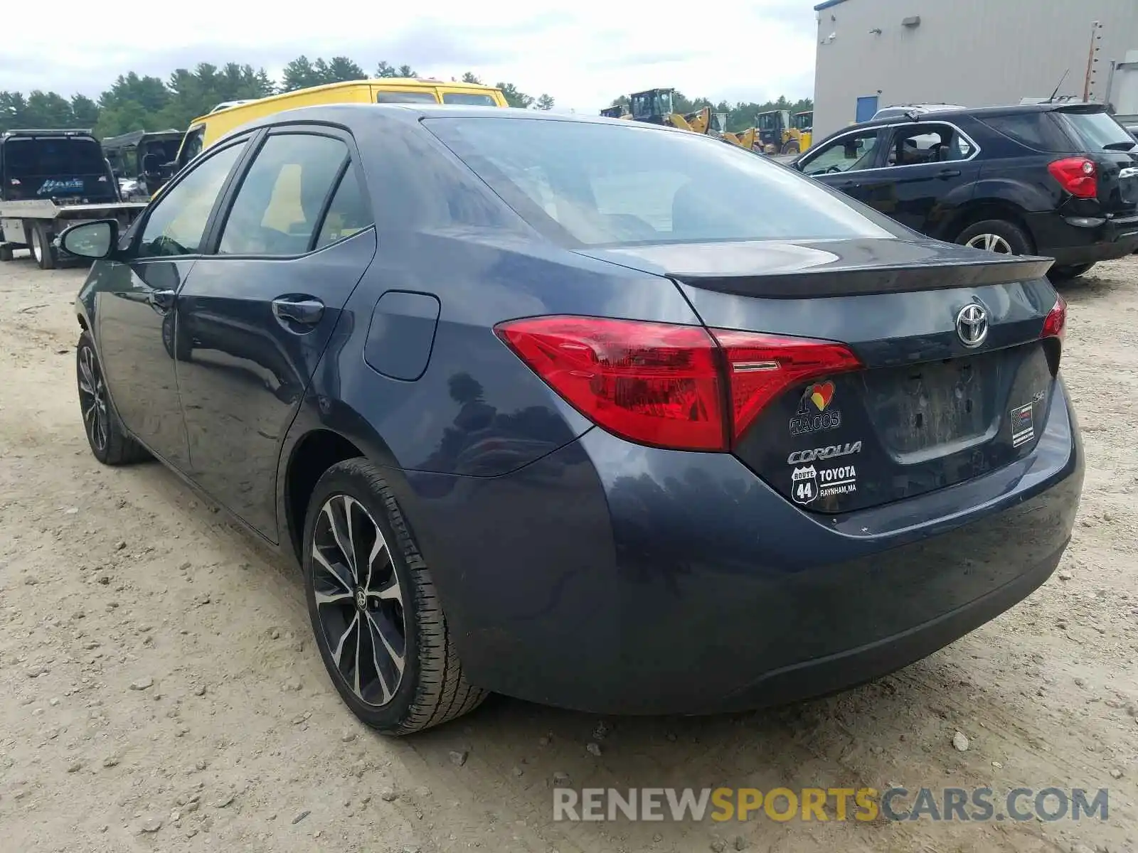 3 Photograph of a damaged car 2T1BURHE9KC127503 TOYOTA COROLLA 2019