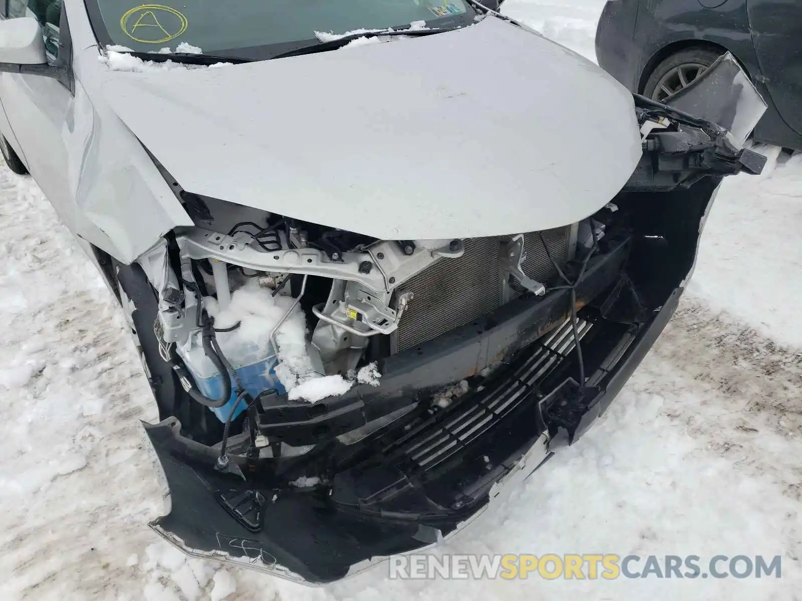 9 Photograph of a damaged car 2T1BURHE9KC127579 TOYOTA COROLLA 2019