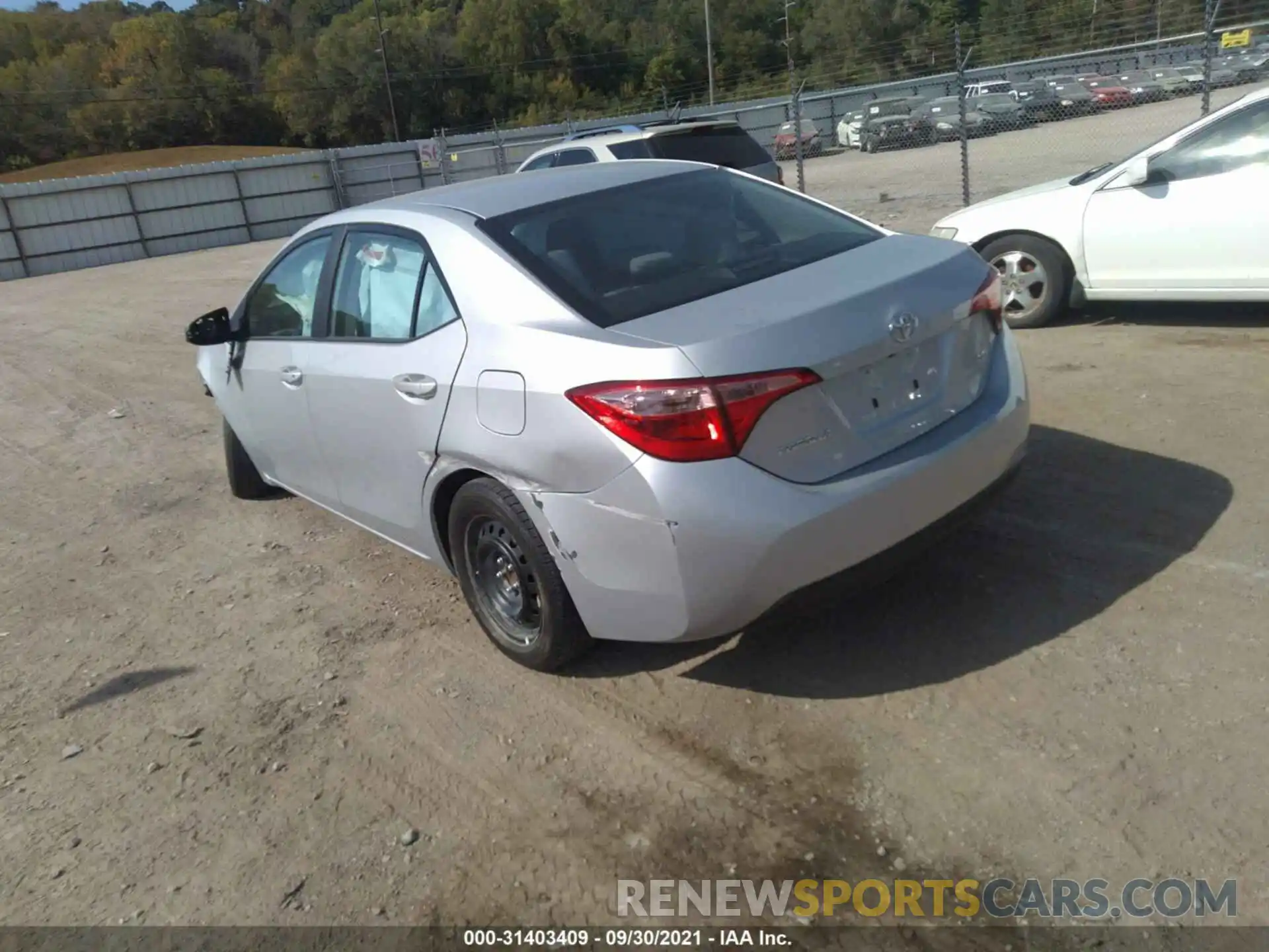 3 Photograph of a damaged car 2T1BURHE9KC127677 TOYOTA COROLLA 2019