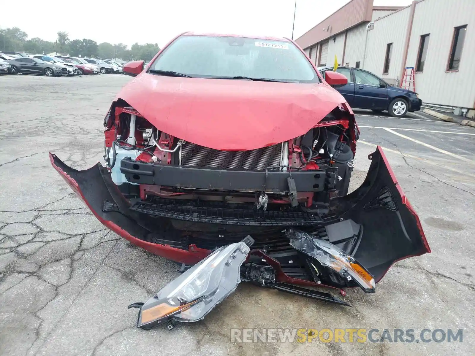 9 Photograph of a damaged car 2T1BURHE9KC128084 TOYOTA COROLLA 2019