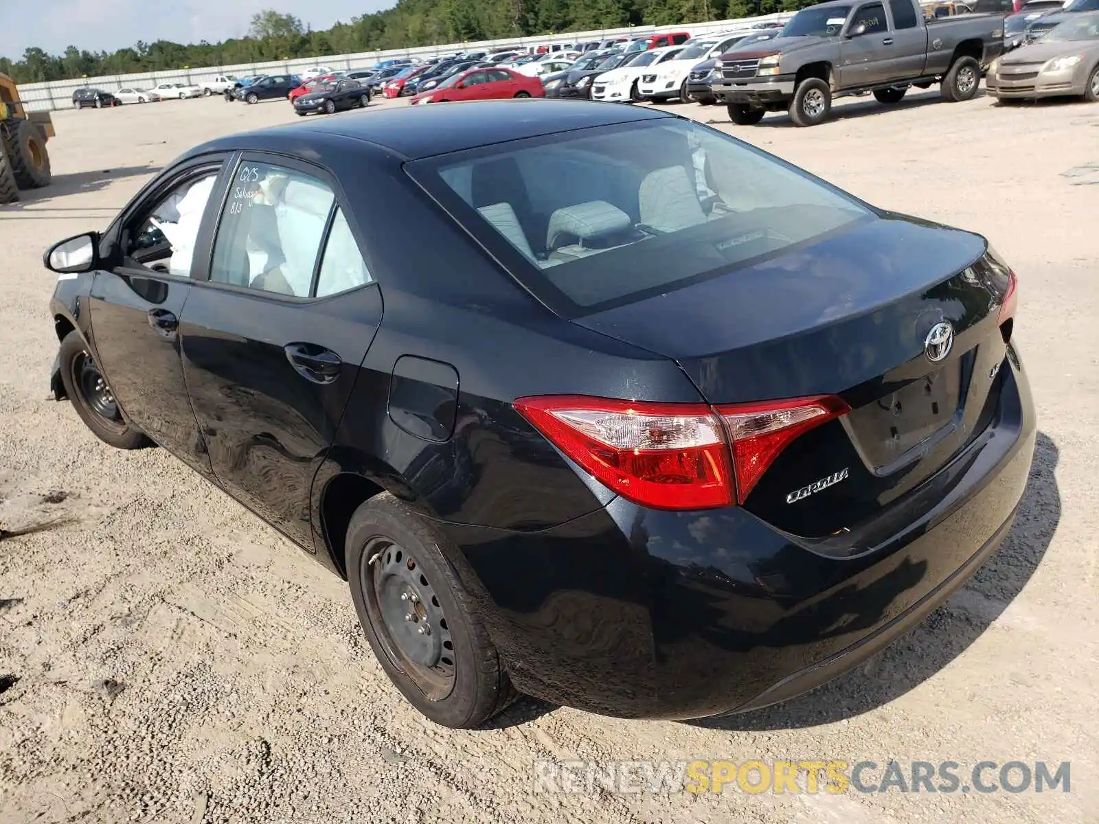 3 Photograph of a damaged car 2T1BURHE9KC128604 TOYOTA COROLLA 2019