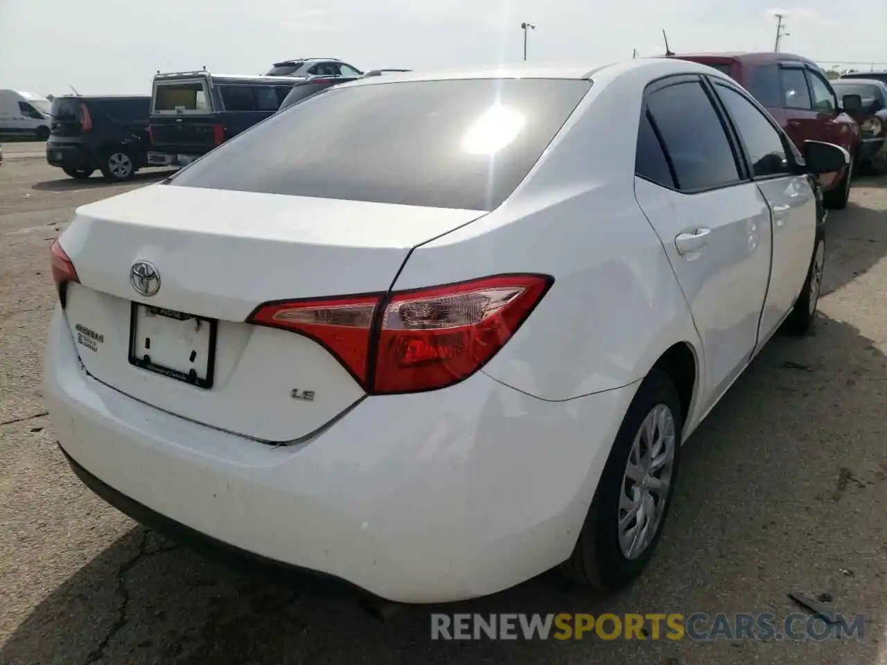 4 Photograph of a damaged car 2T1BURHE9KC128666 TOYOTA COROLLA 2019