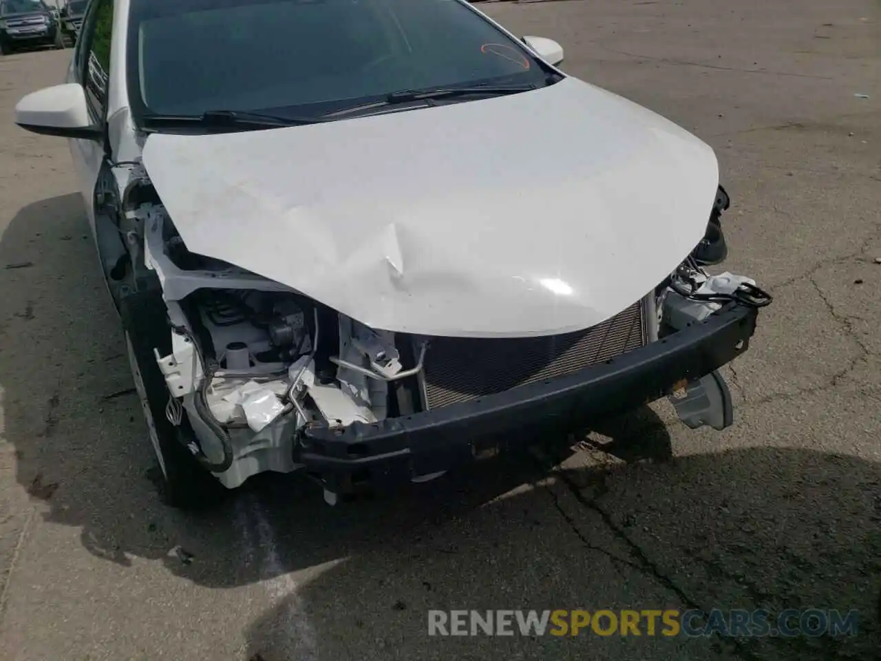 9 Photograph of a damaged car 2T1BURHE9KC128666 TOYOTA COROLLA 2019