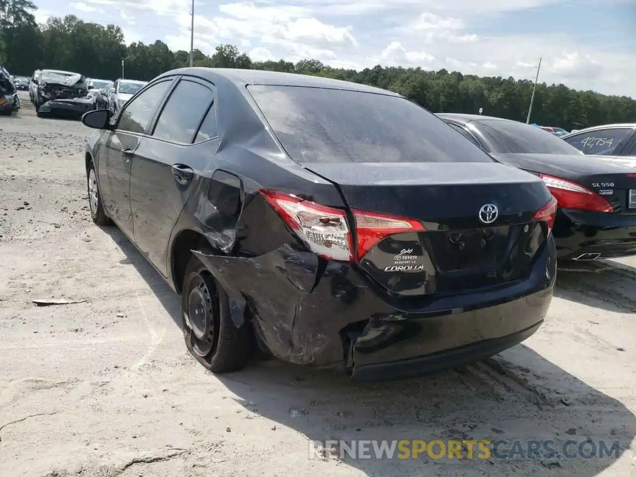 3 Photograph of a damaged car 2T1BURHE9KC129901 TOYOTA COROLLA 2019