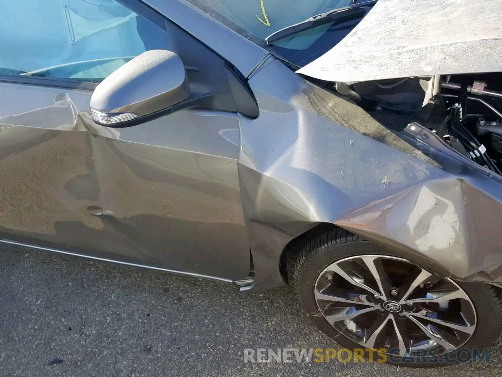 9 Photograph of a damaged car 2T1BURHE9KC130658 TOYOTA COROLLA 2019