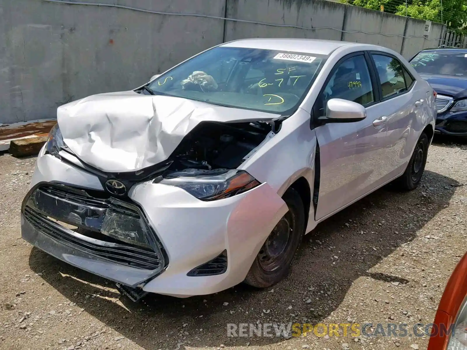 2 Фотография поврежденного автомобиля 2T1BURHE9KC130661 TOYOTA COROLLA 2019