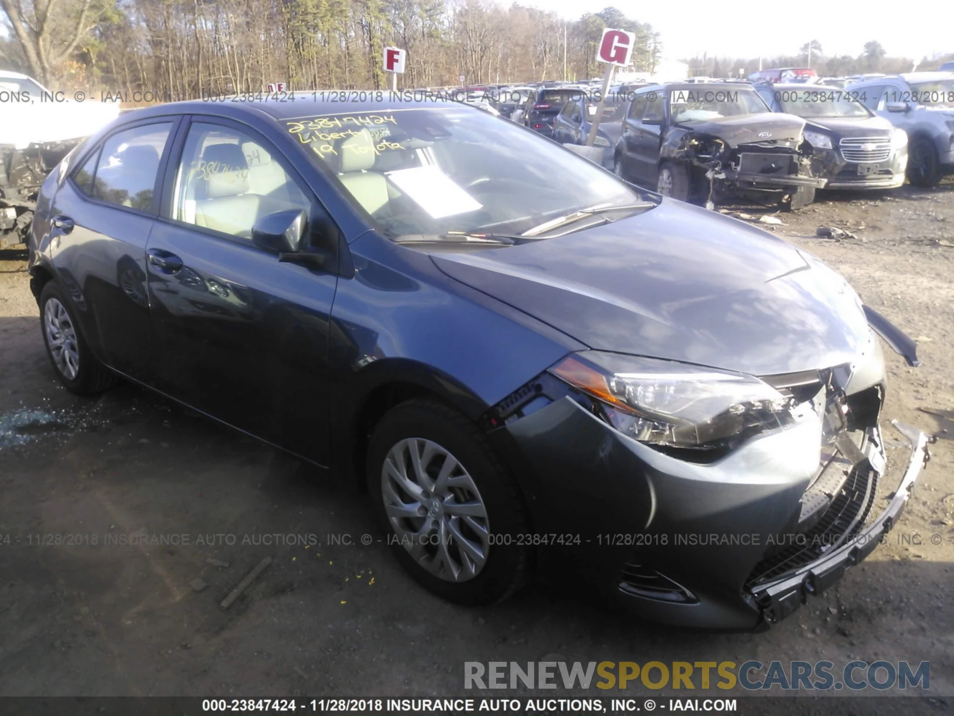 1 Photograph of a damaged car 2T1BURHE9KC131082 Toyota Corolla 2019