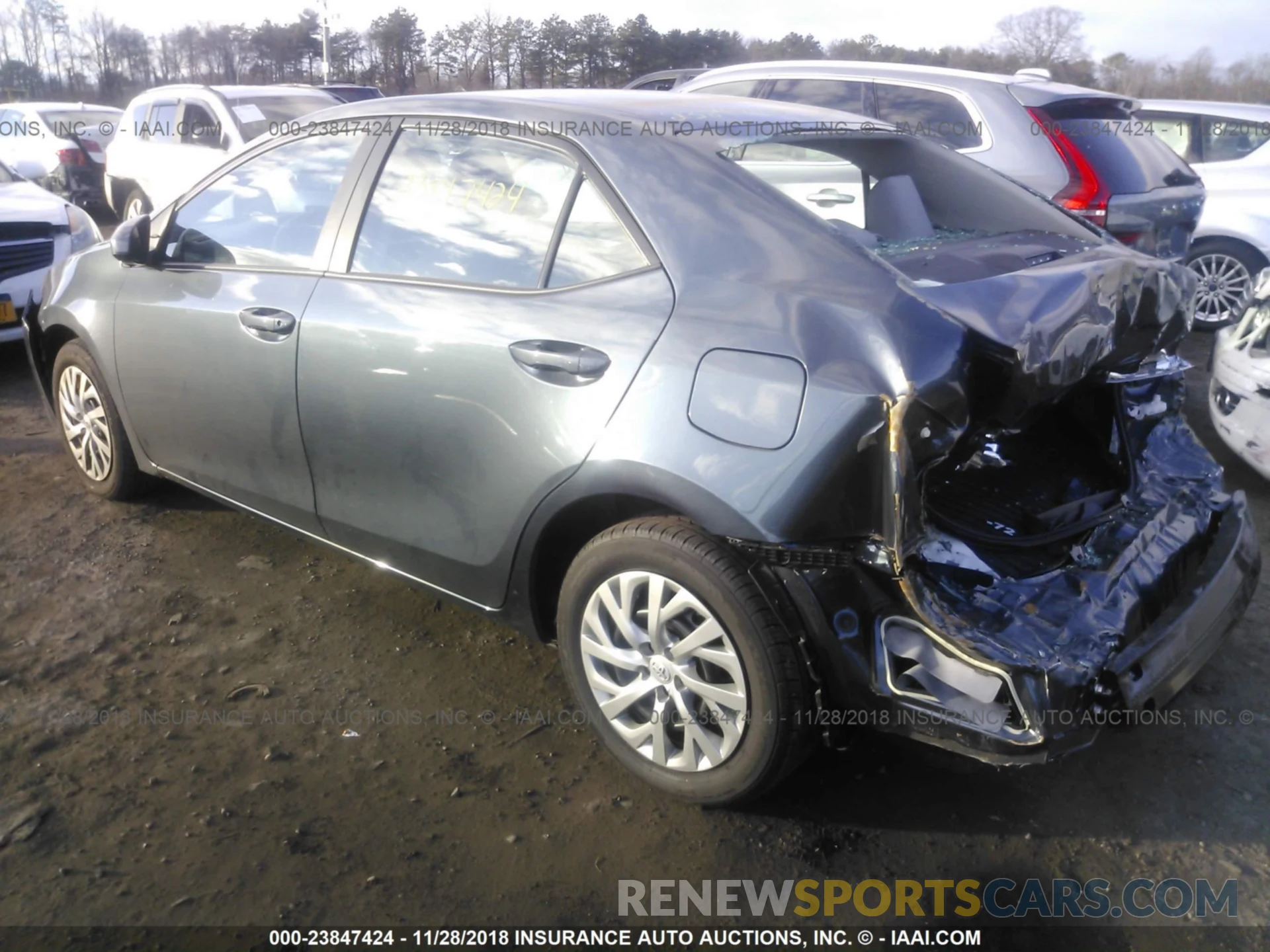 3 Photograph of a damaged car 2T1BURHE9KC131082 Toyota Corolla 2019