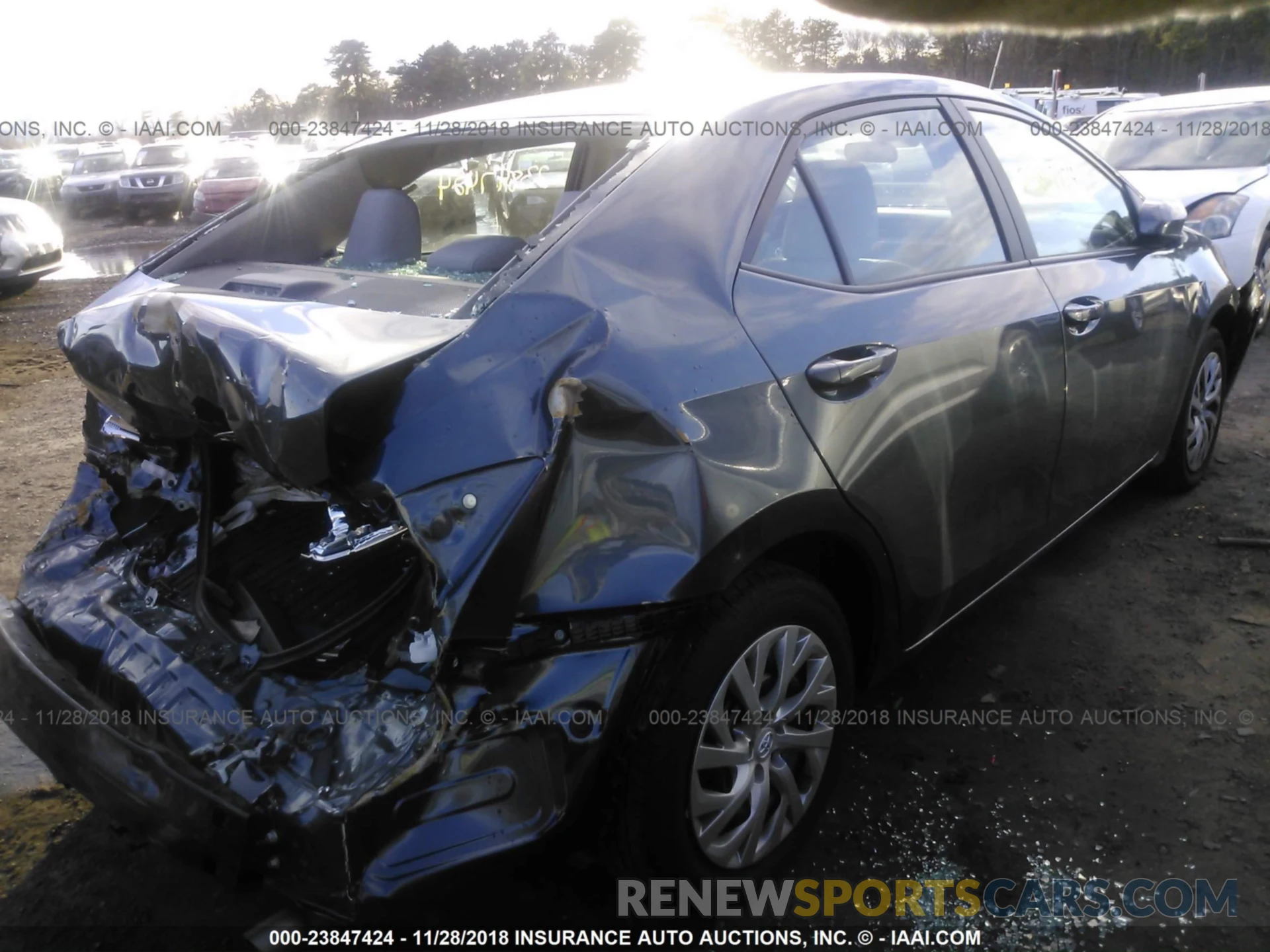 4 Photograph of a damaged car 2T1BURHE9KC131082 Toyota Corolla 2019