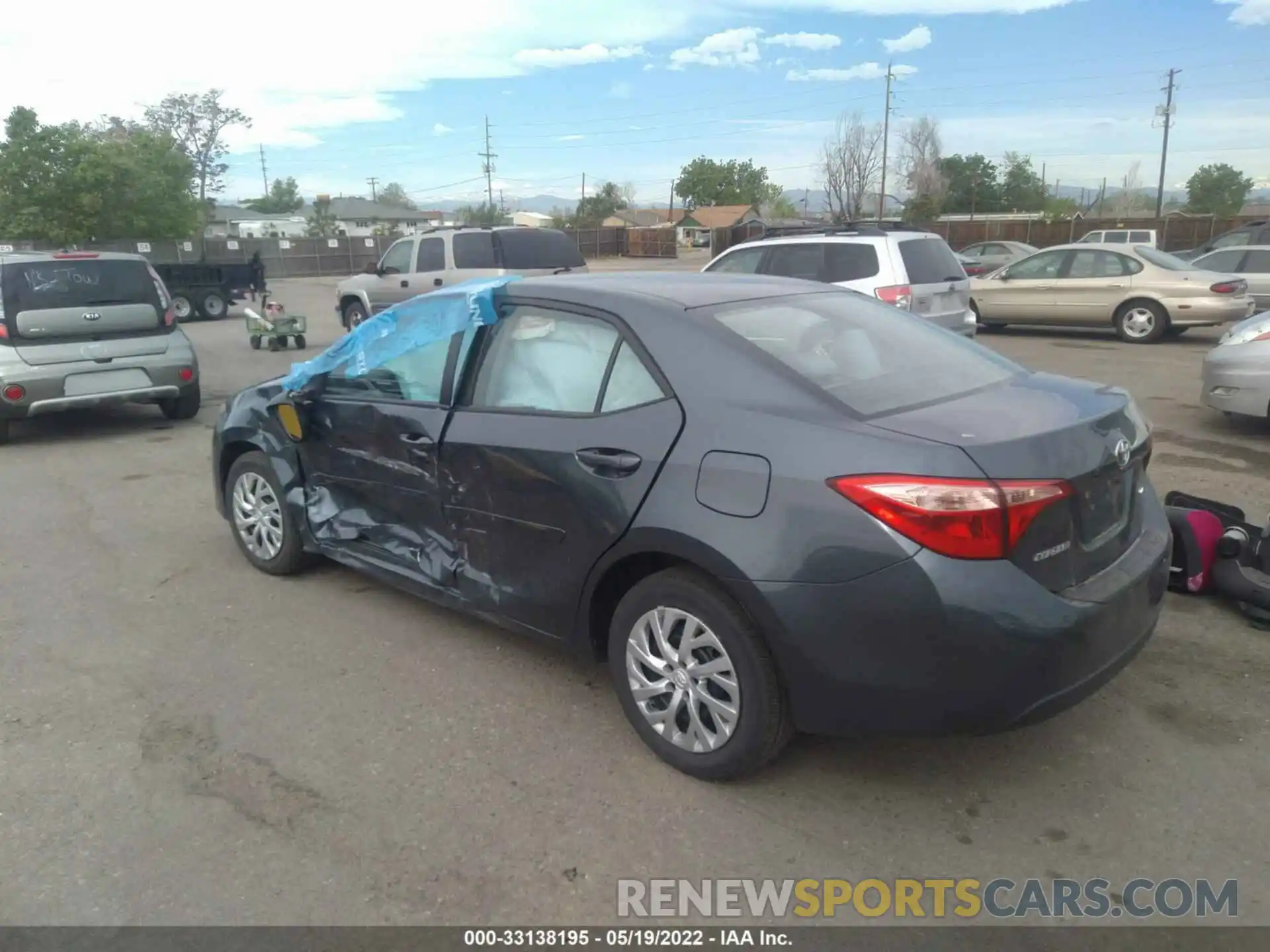 3 Photograph of a damaged car 2T1BURHE9KC131437 TOYOTA COROLLA 2019