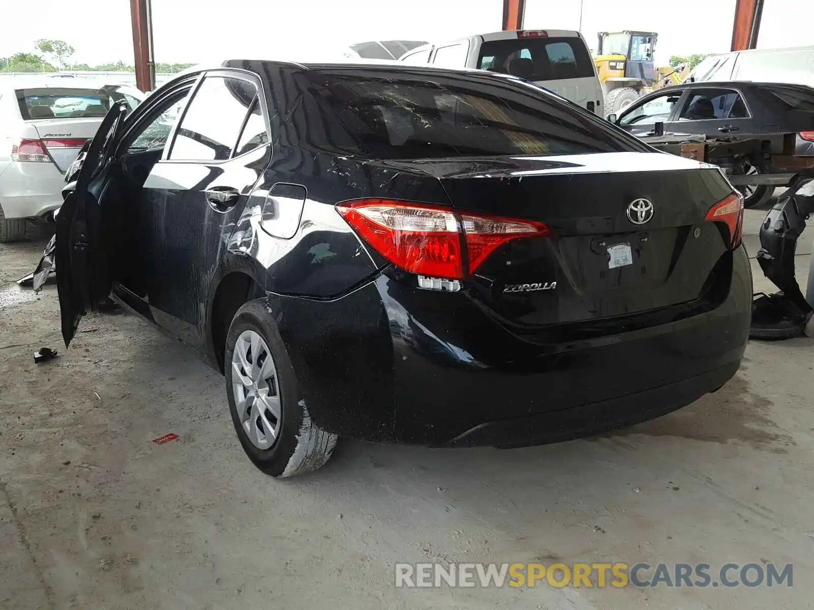 3 Photograph of a damaged car 2T1BURHE9KC133379 TOYOTA COROLLA 2019