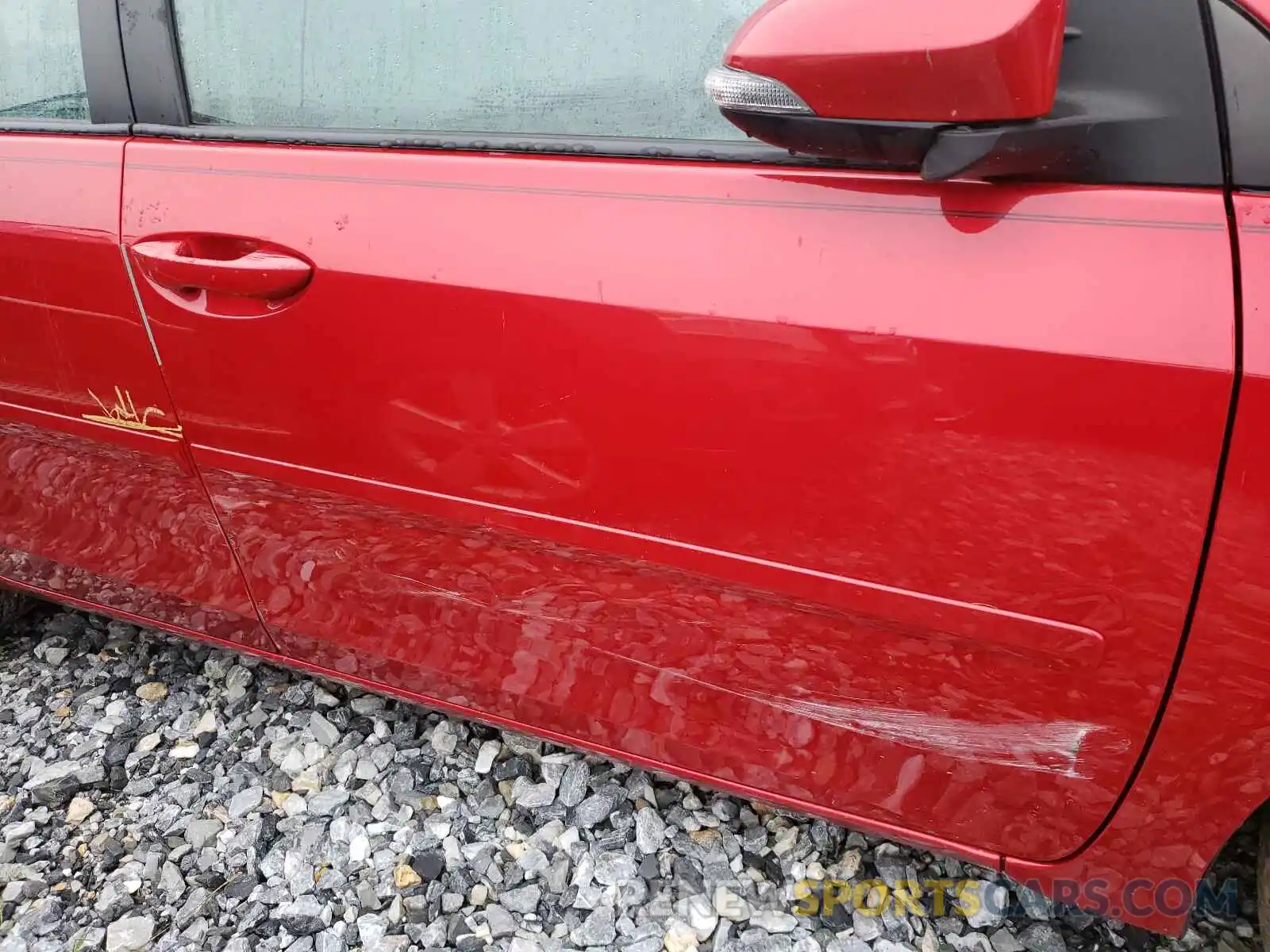 9 Photograph of a damaged car 2T1BURHE9KC133947 TOYOTA COROLLA 2019