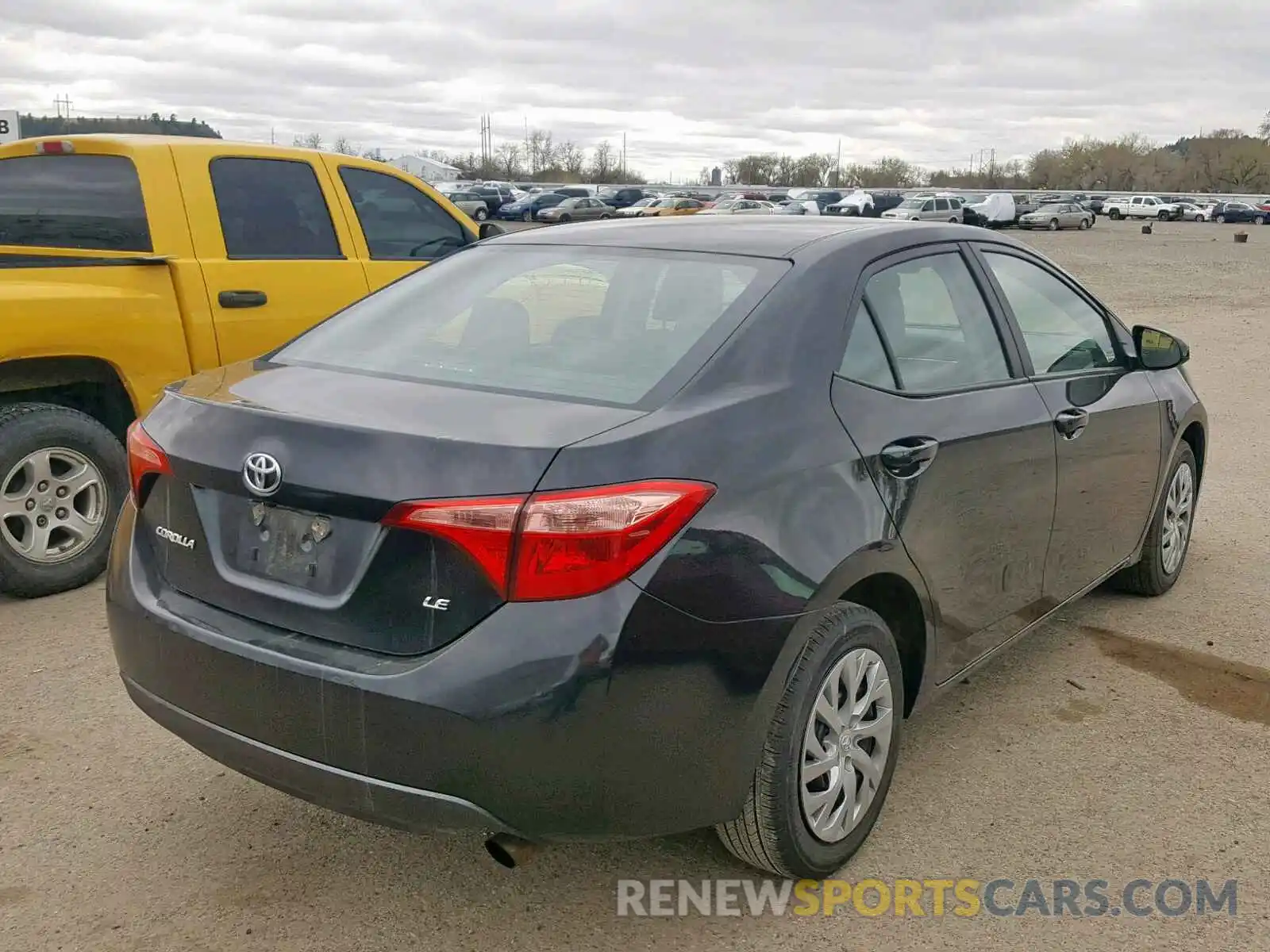 4 Photograph of a damaged car 2T1BURHE9KC134127 TOYOTA COROLLA 2019