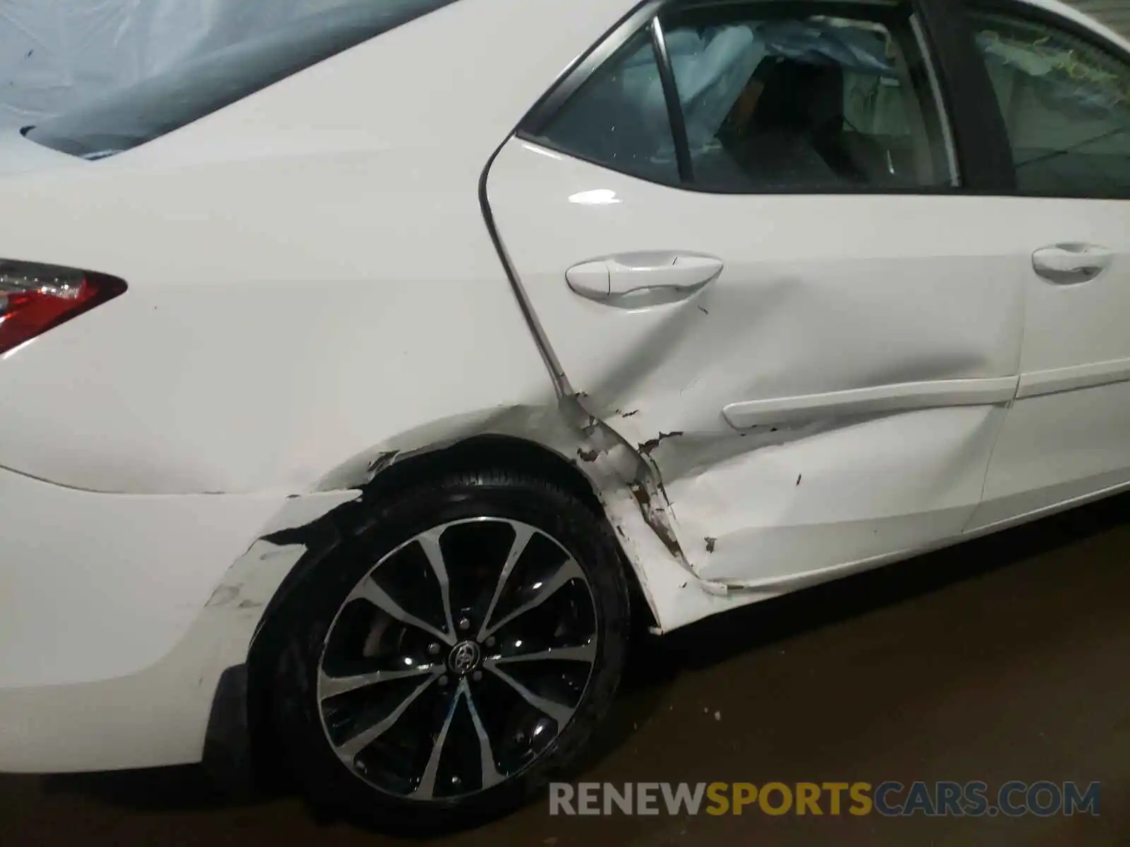 9 Photograph of a damaged car 2T1BURHE9KC134256 TOYOTA COROLLA 2019