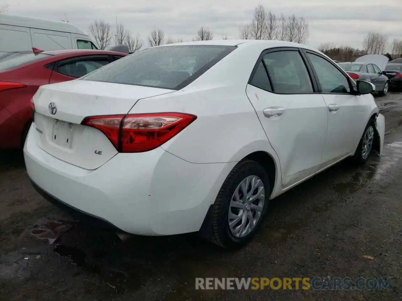 4 Photograph of a damaged car 2T1BURHE9KC135052 TOYOTA COROLLA 2019