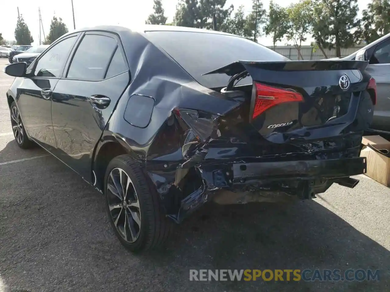 3 Photograph of a damaged car 2T1BURHE9KC136444 TOYOTA COROLLA 2019