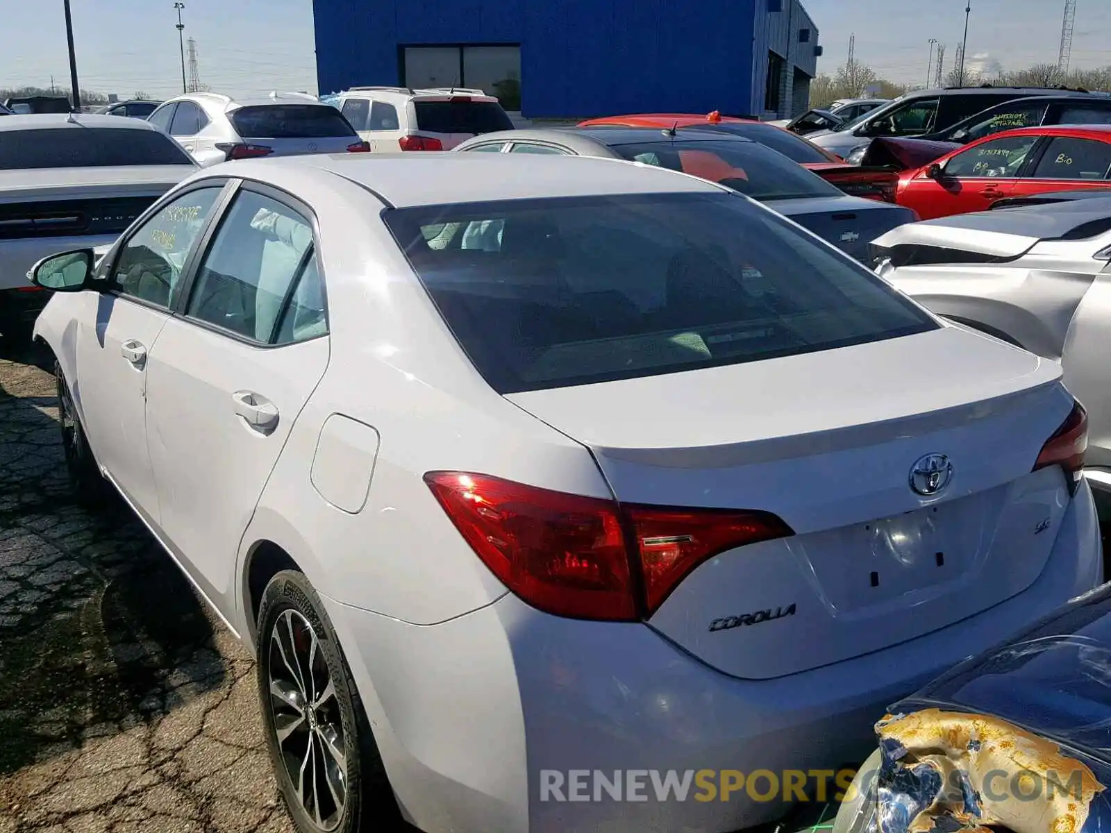 3 Photograph of a damaged car 2T1BURHE9KC137657 TOYOTA COROLLA 2019